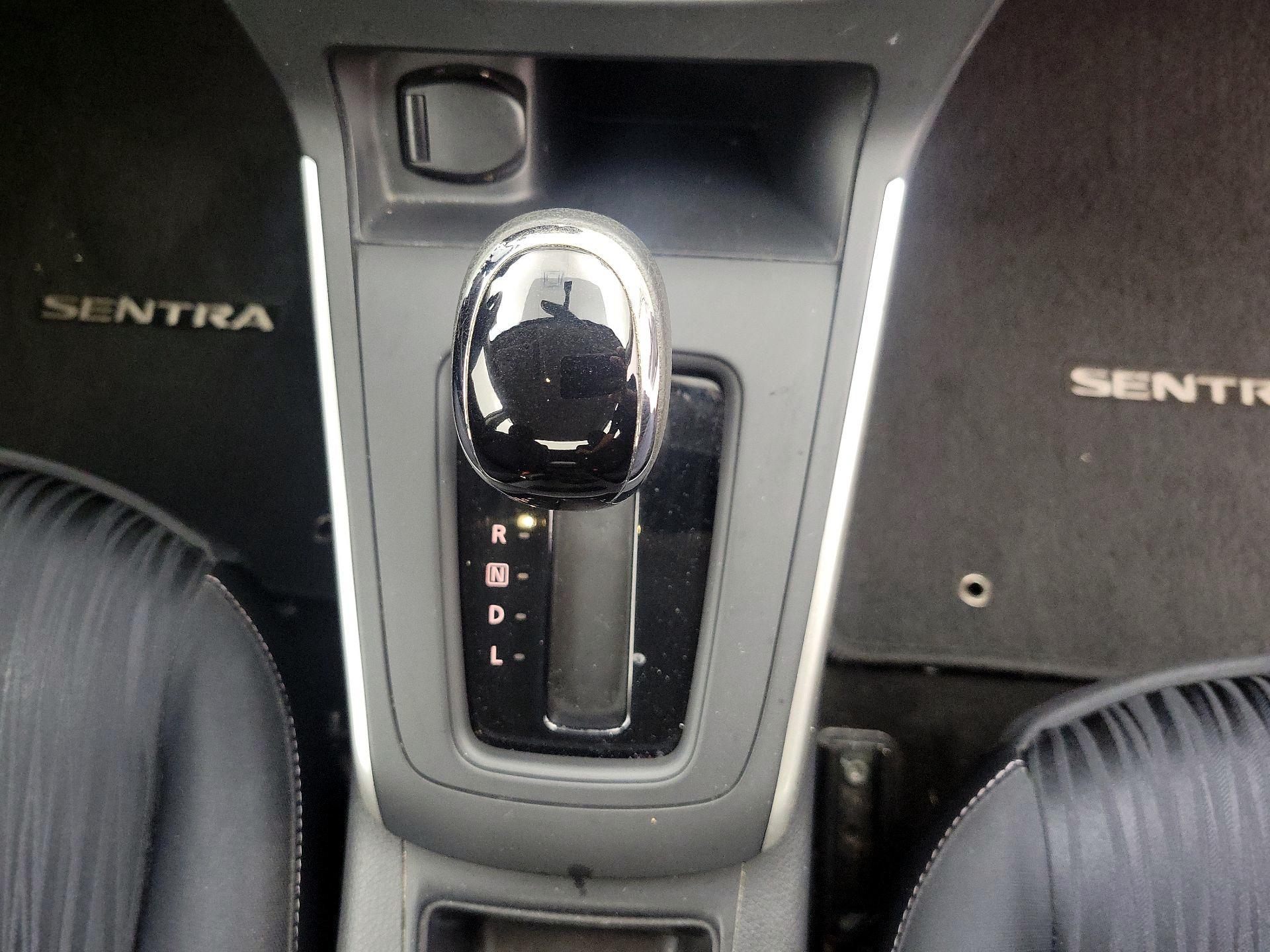 Thumbnail: 2016 Nissan Sentra - 17