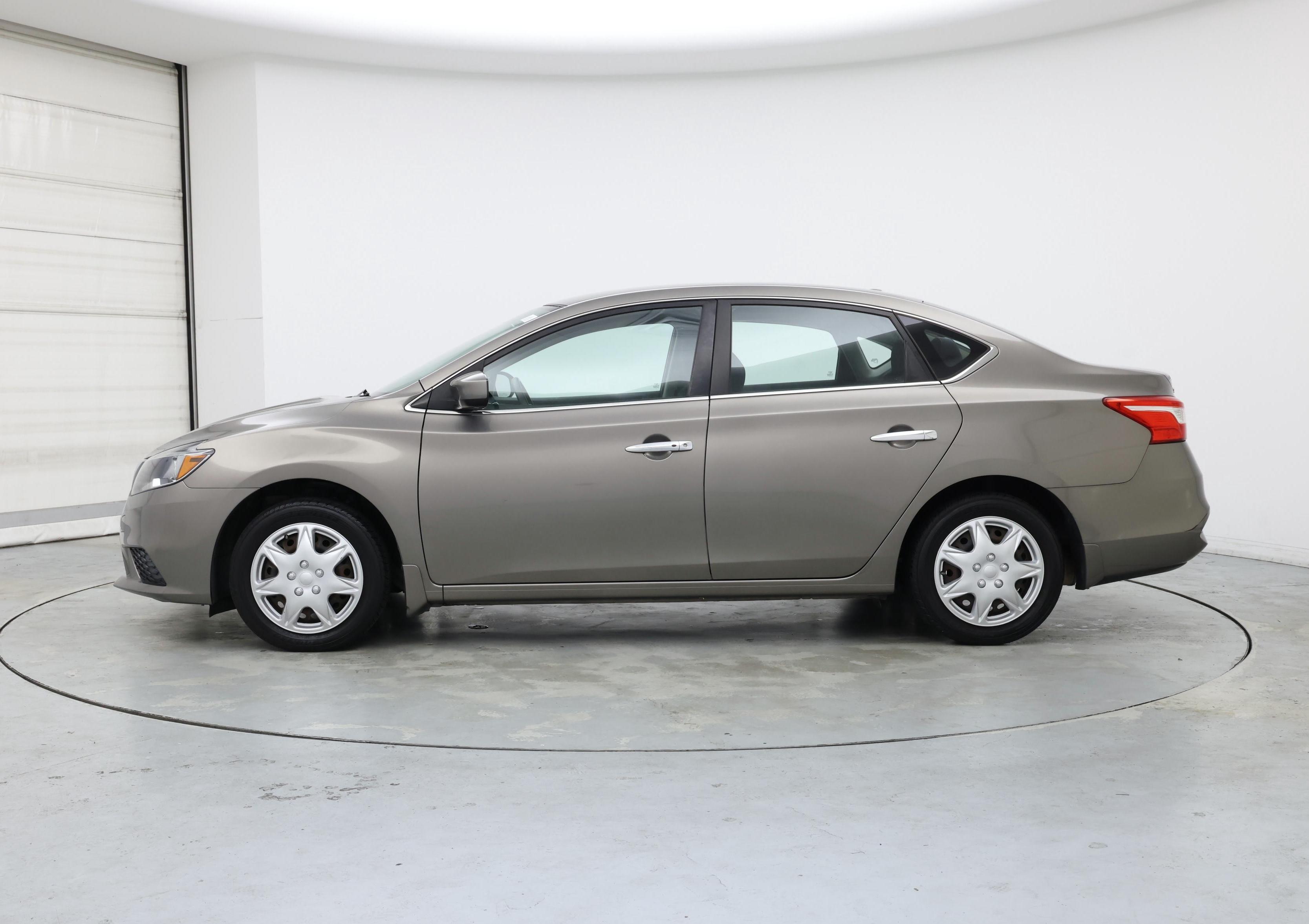 Thumbnail: 2016 Nissan Sentra - 3