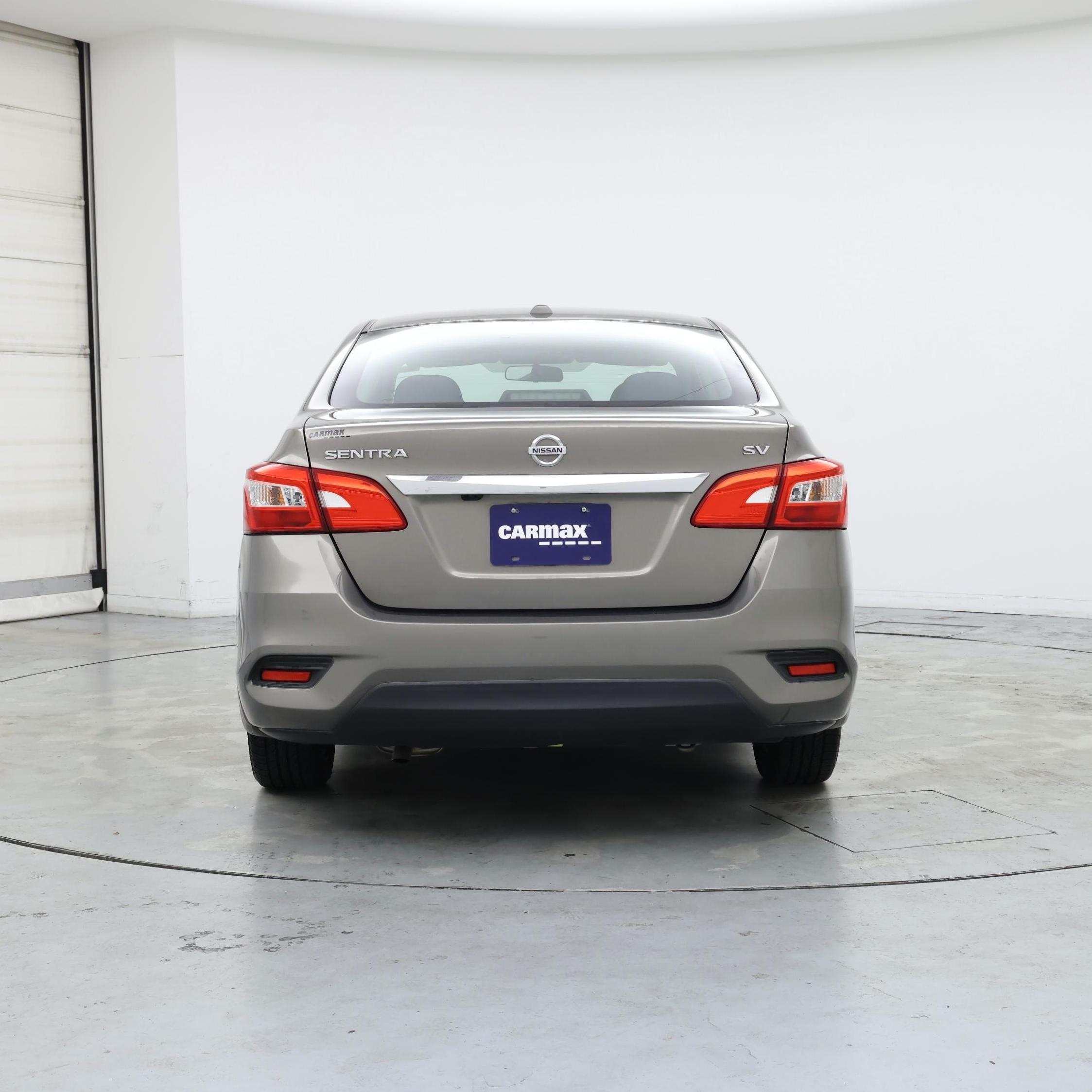 Thumbnail: 2016 Nissan Sentra - 6