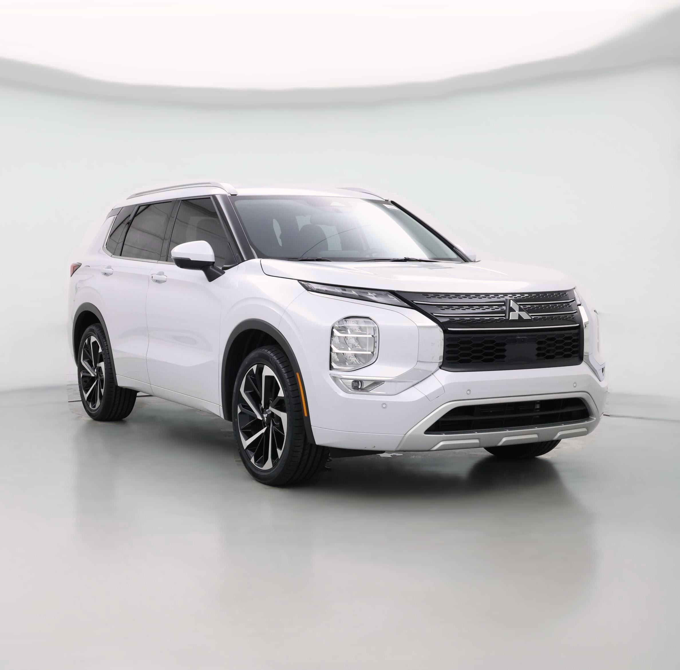 Thumbnail: 2023 Mitsubishi Outlander - 1