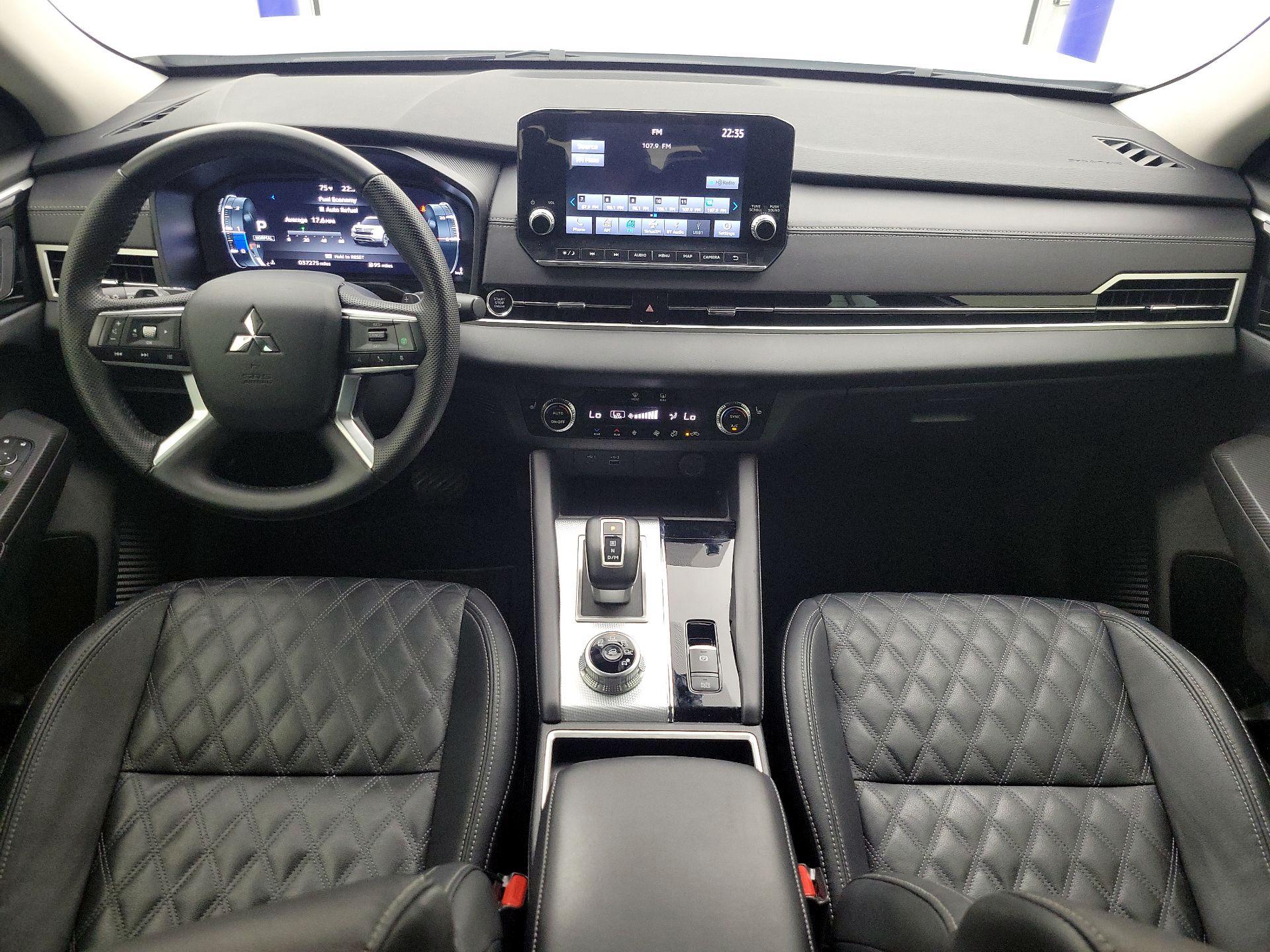 Thumbnail: 2023 Mitsubishi Outlander - 9
