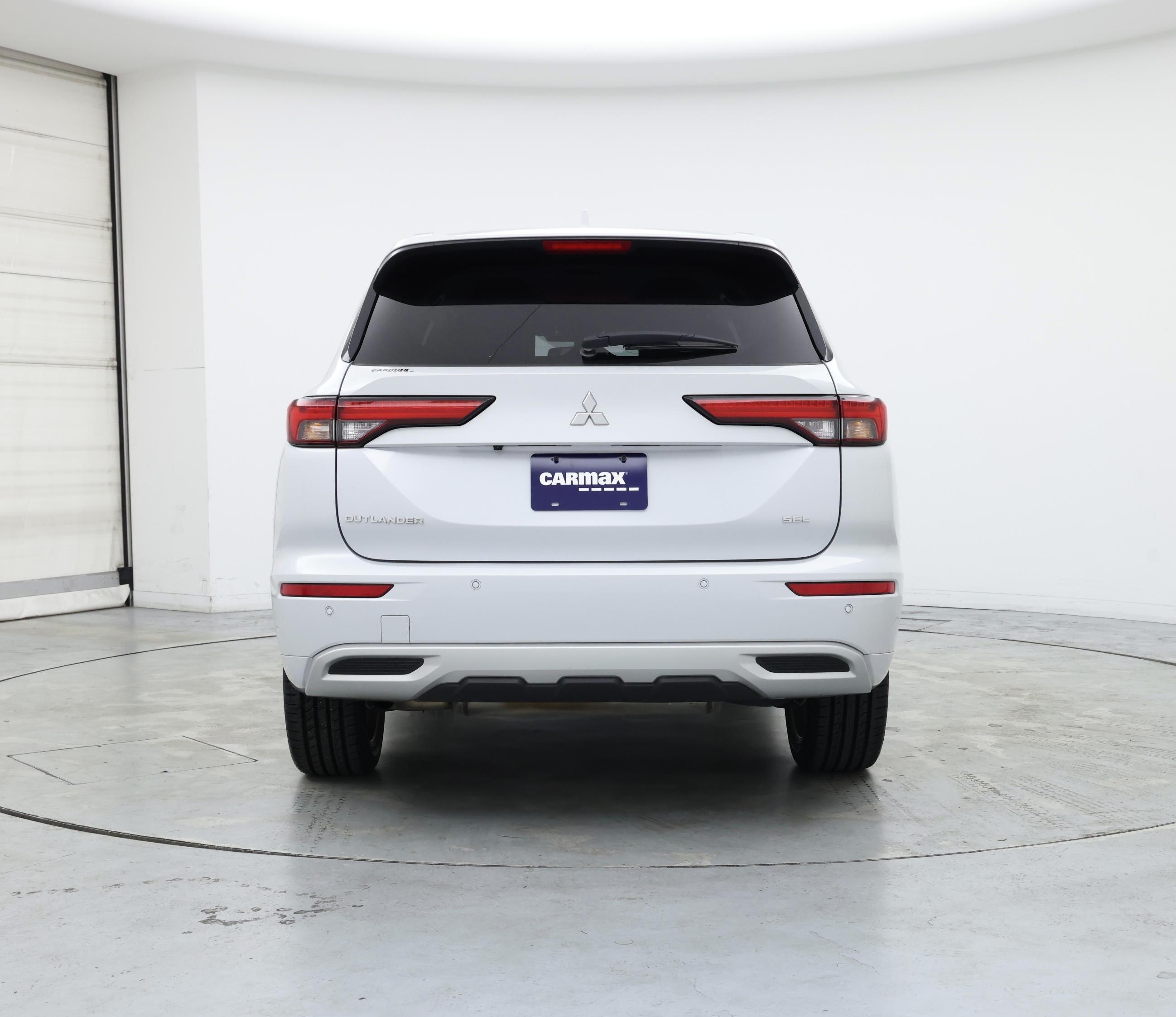 Thumbnail: 2023 Mitsubishi Outlander - 6
