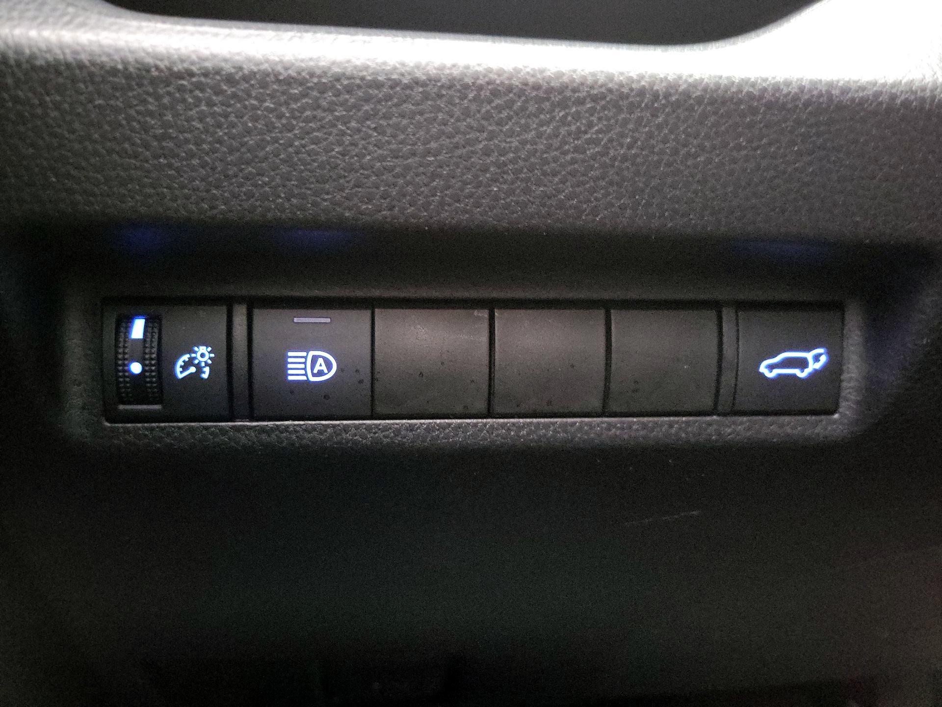 Thumbnail: 2021 Toyota RAV4 - 13