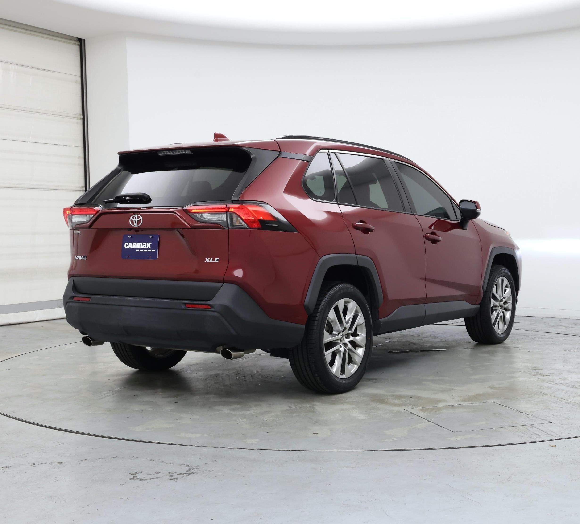 Thumbnail: 2021 Toyota RAV4 - 8