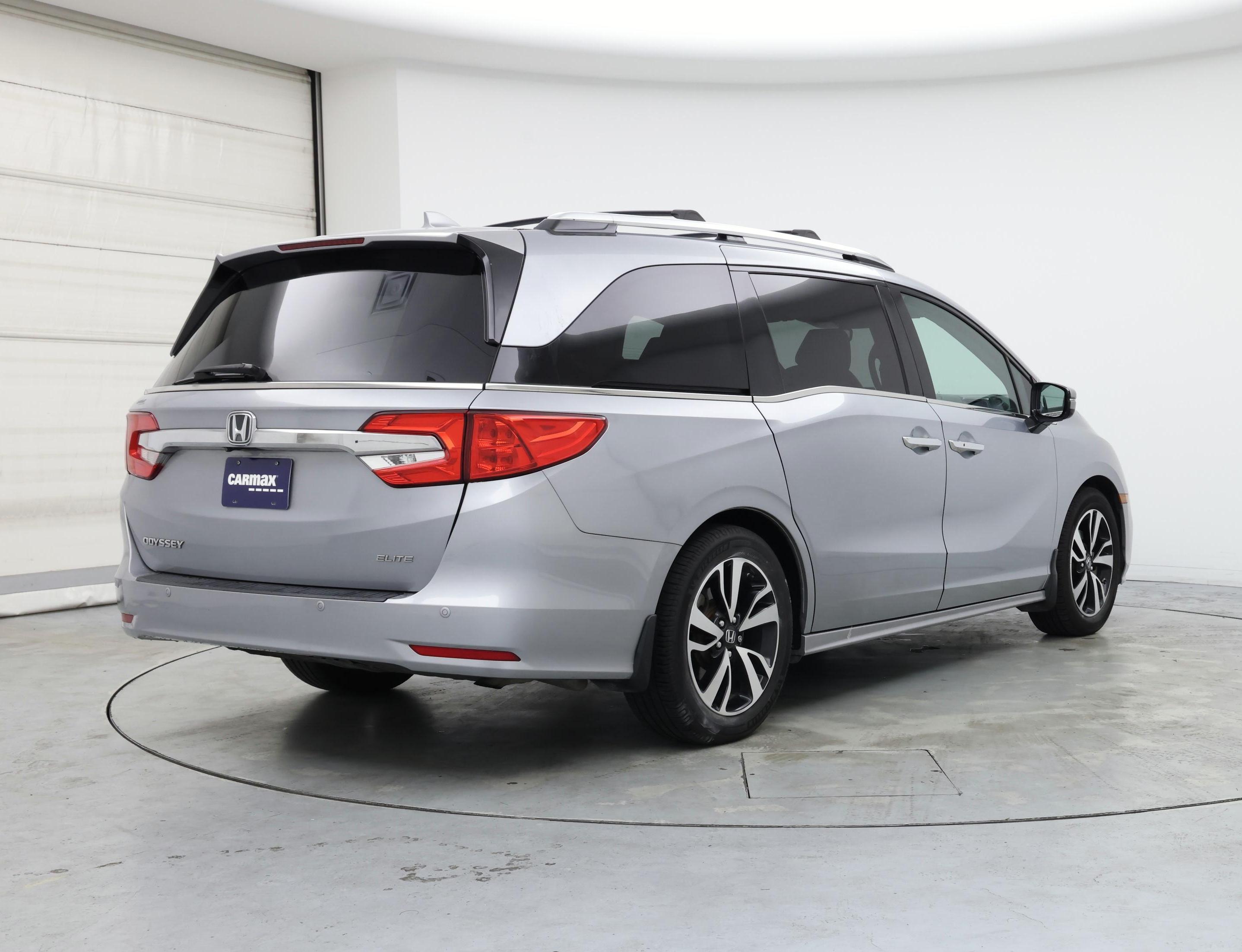 Thumbnail: 2019 Honda Odyssey - 8