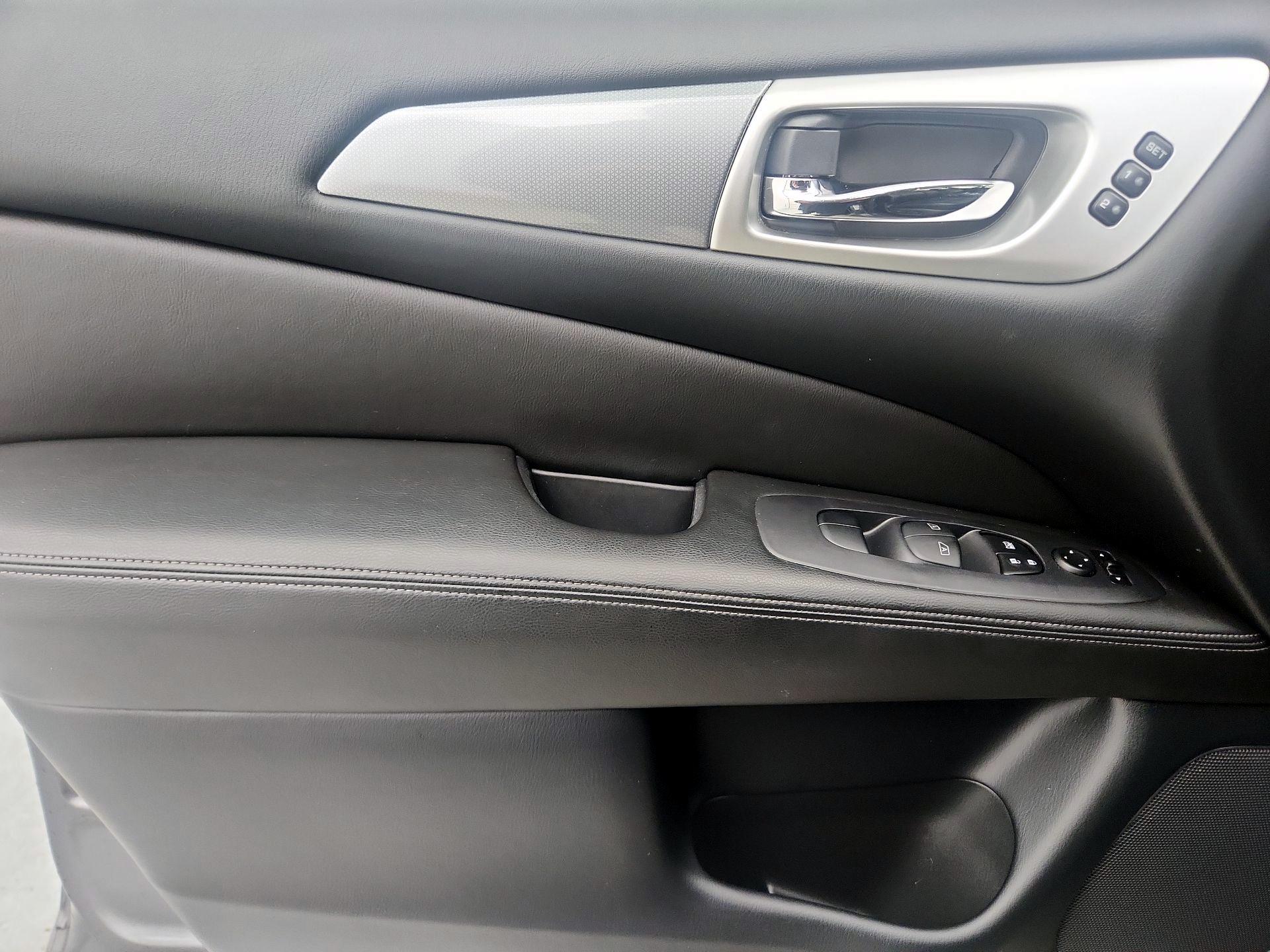Thumbnail: 2019 Nissan Pathfinder - 12