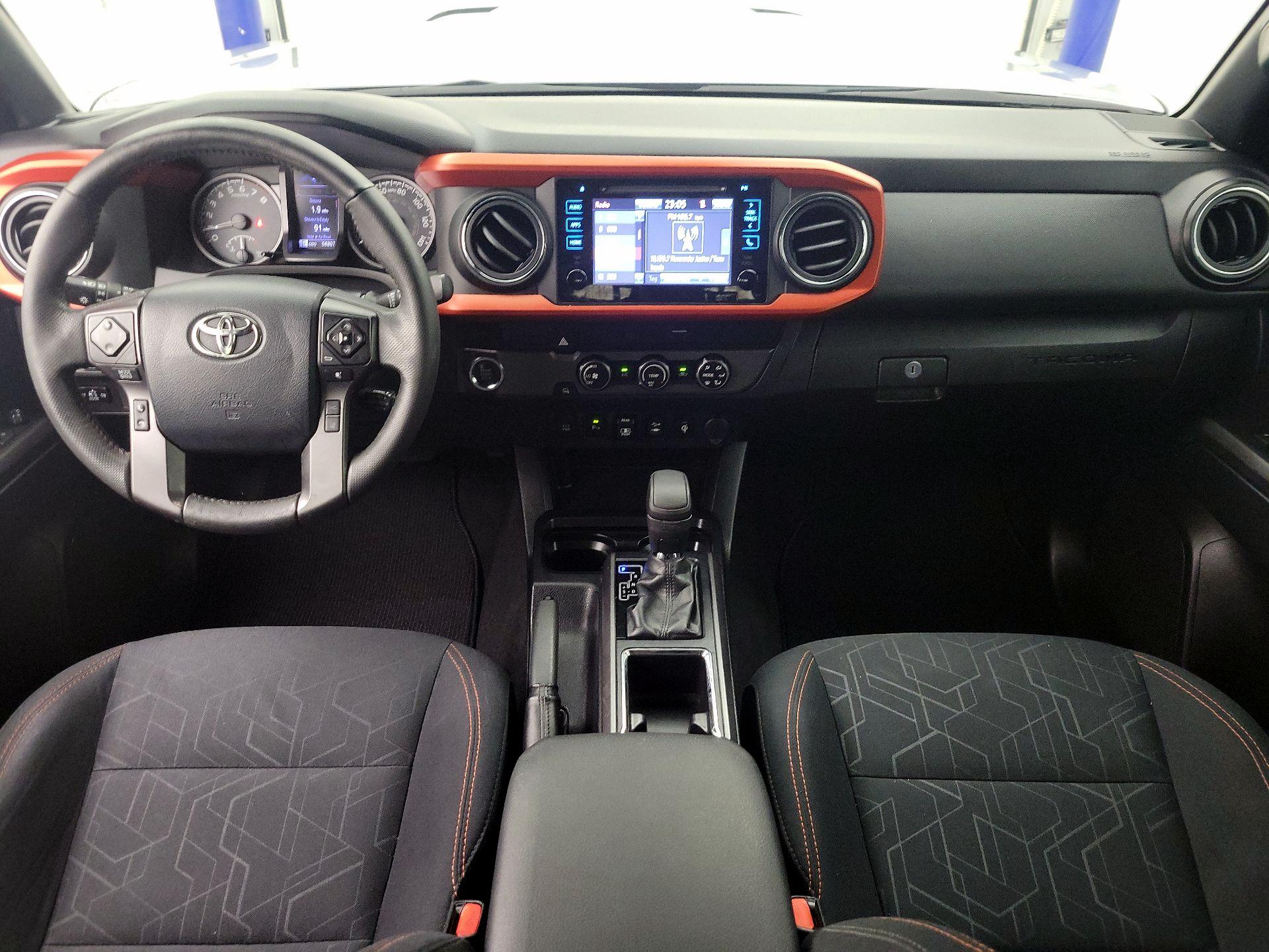 Thumbnail: 2019 Toyota Tacoma - 9