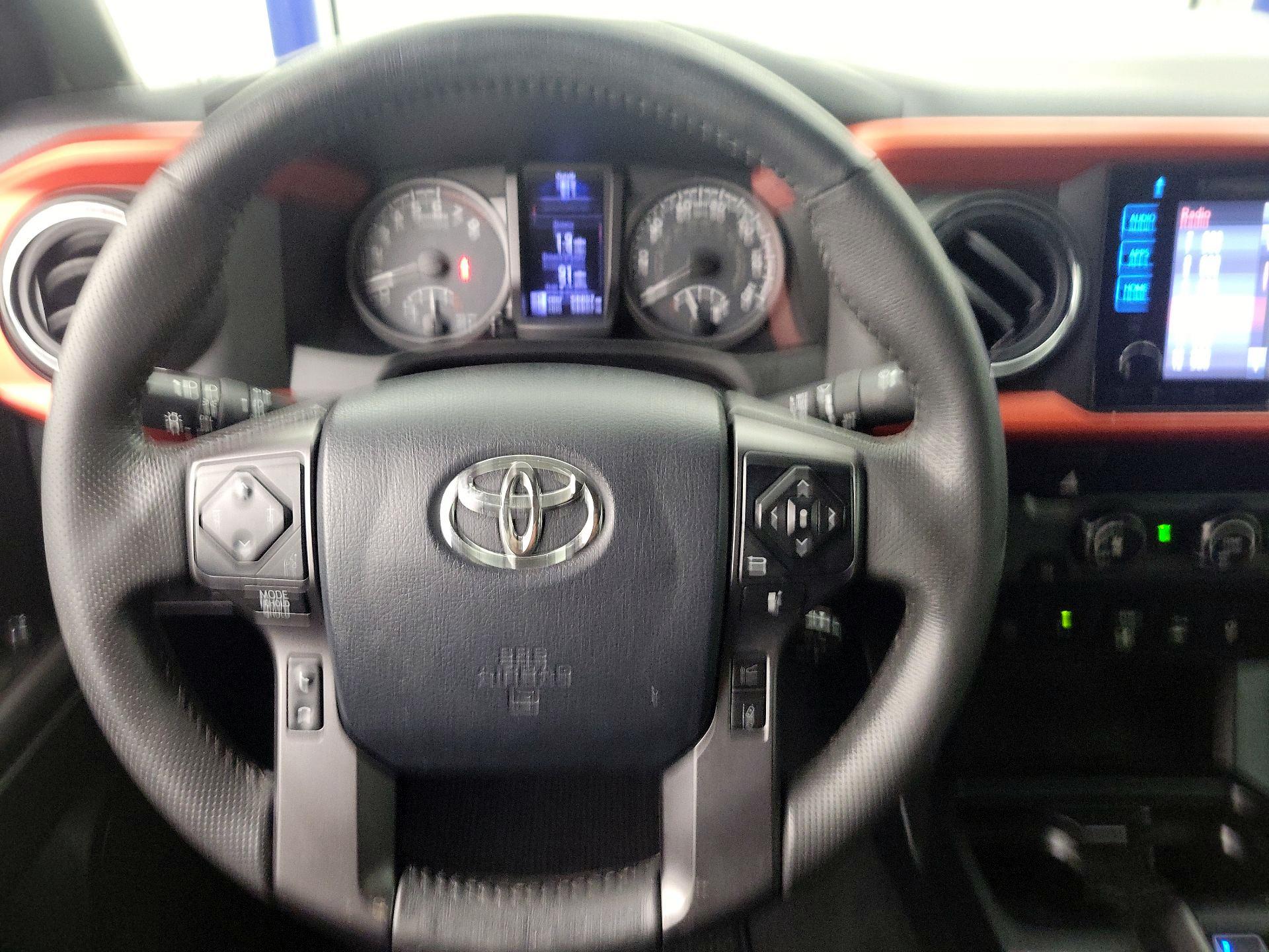 Thumbnail: 2019 Toyota Tacoma - 10