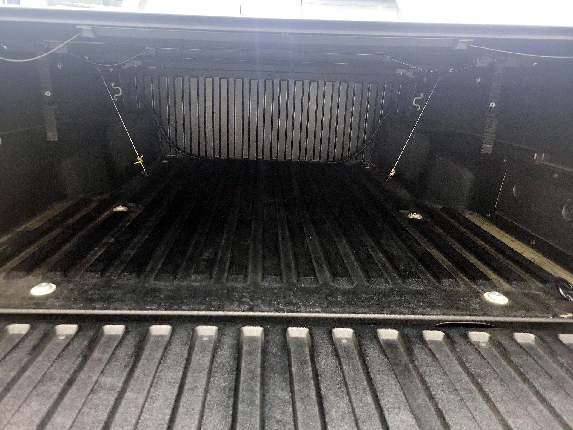 Thumbnail: 2019 Toyota Tacoma - 20