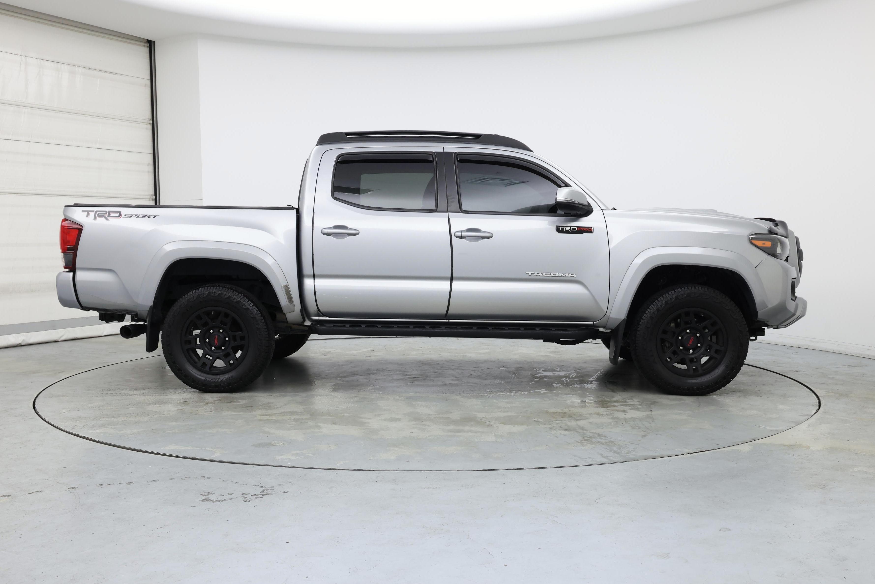 Thumbnail: 2019 Toyota Tacoma - 7
