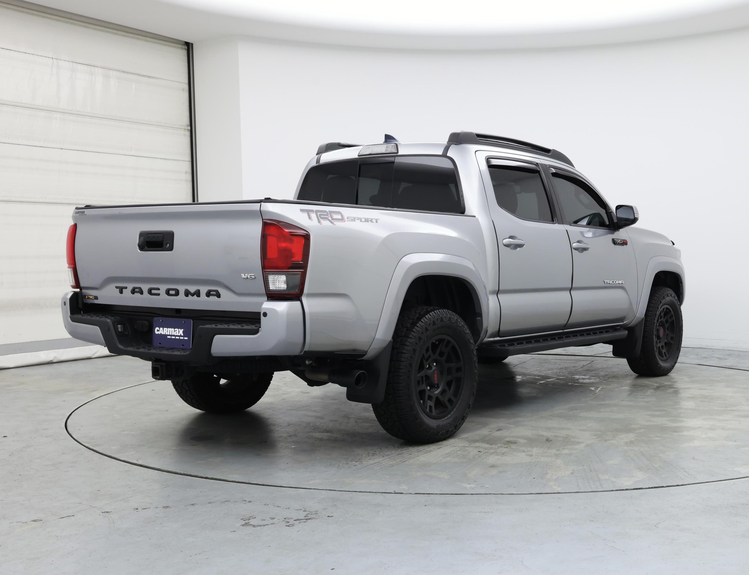 Thumbnail: 2019 Toyota Tacoma - 8