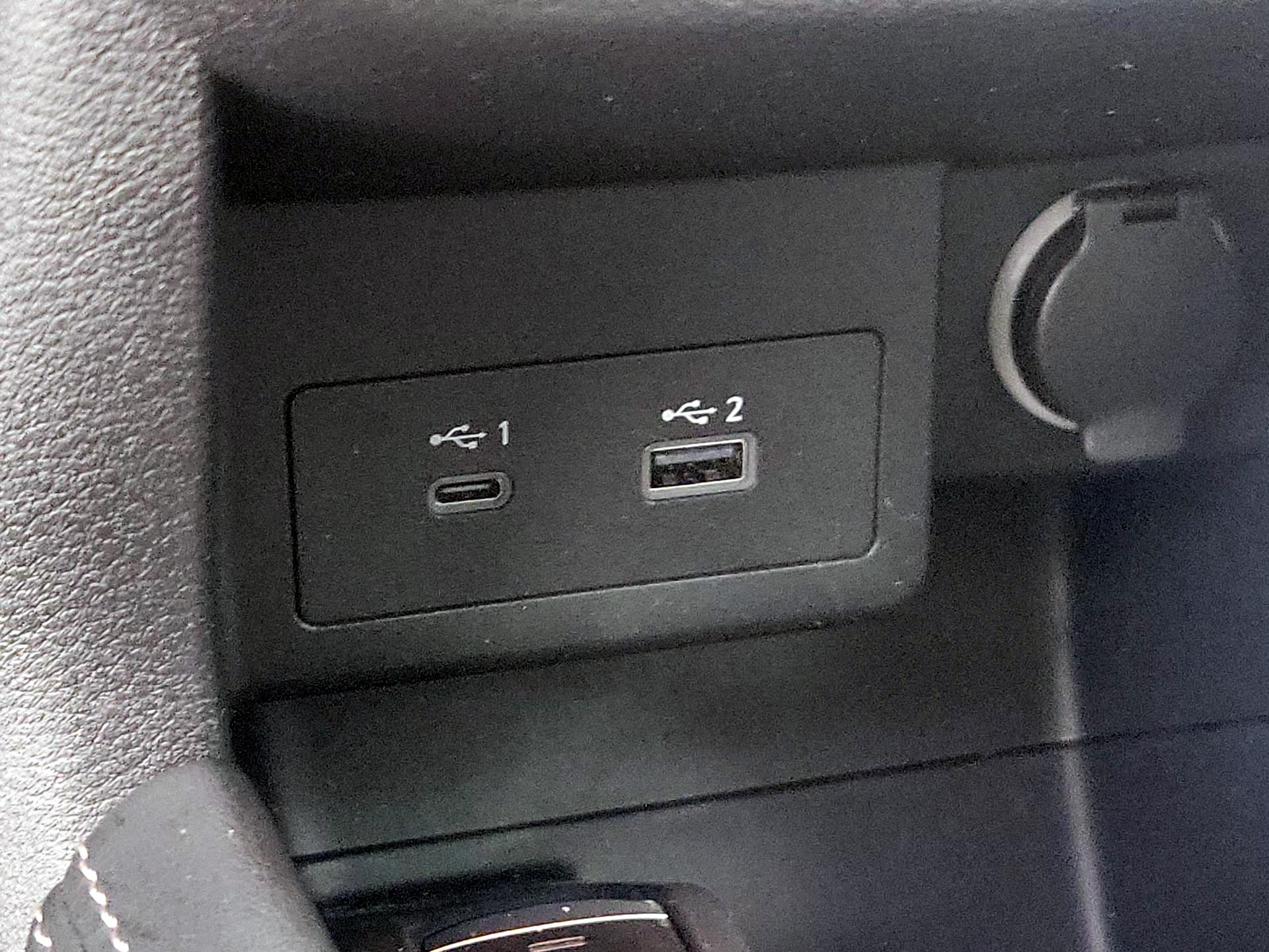 Thumbnail: 2021 Nissan Kicks - 18
