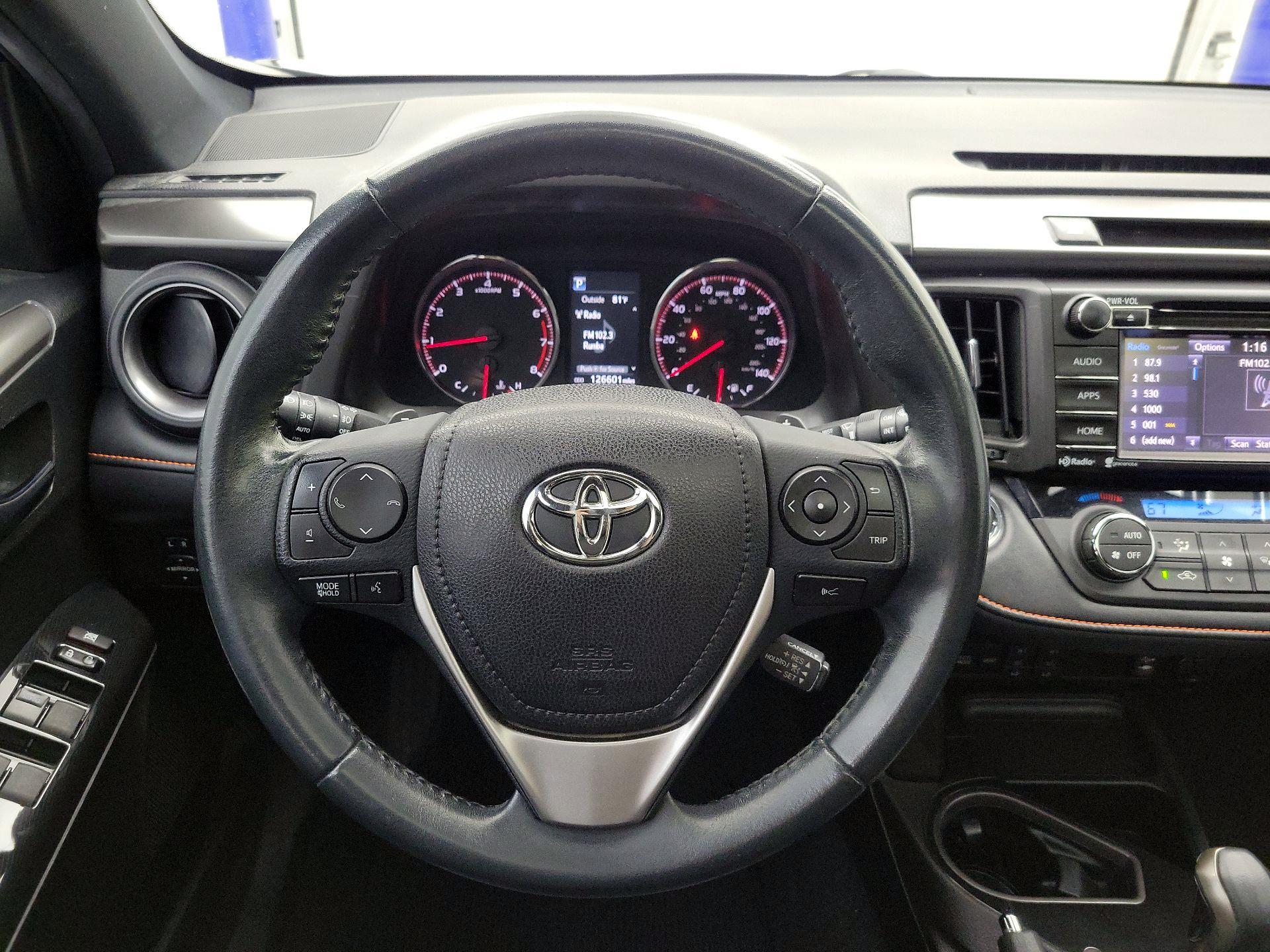Thumbnail: 2017 Toyota RAV4 - 10