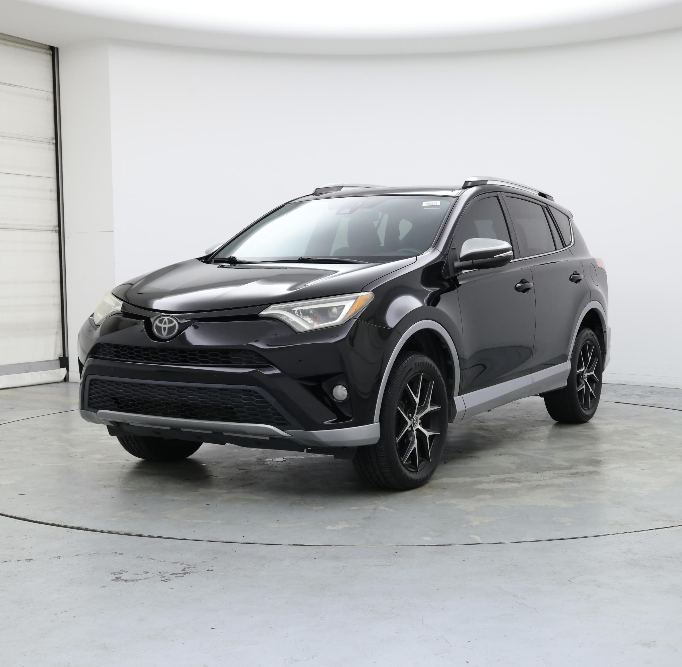 Thumbnail: 2017 Toyota RAV4 - 4