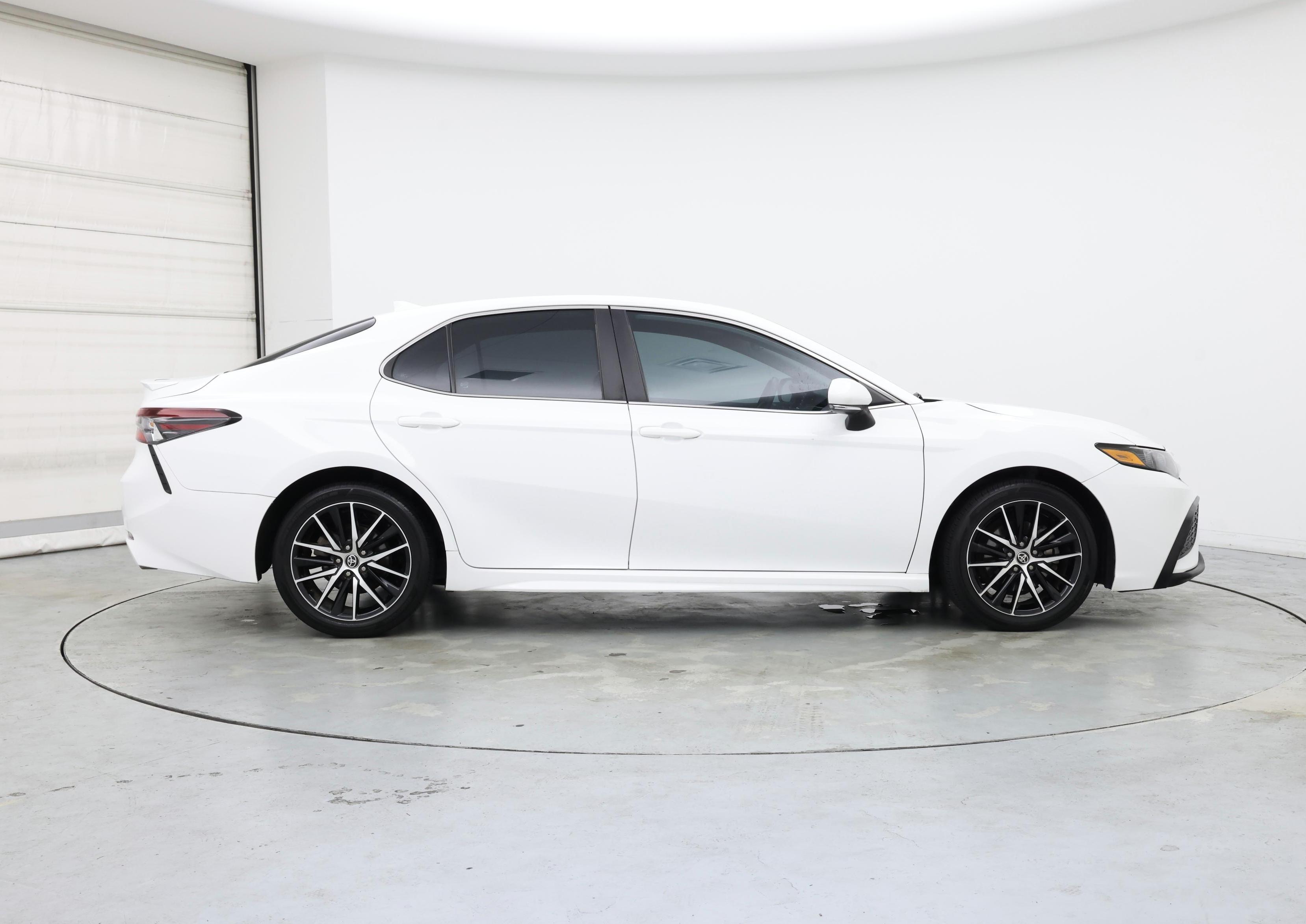 Thumbnail: 2022 Toyota Camry - 7