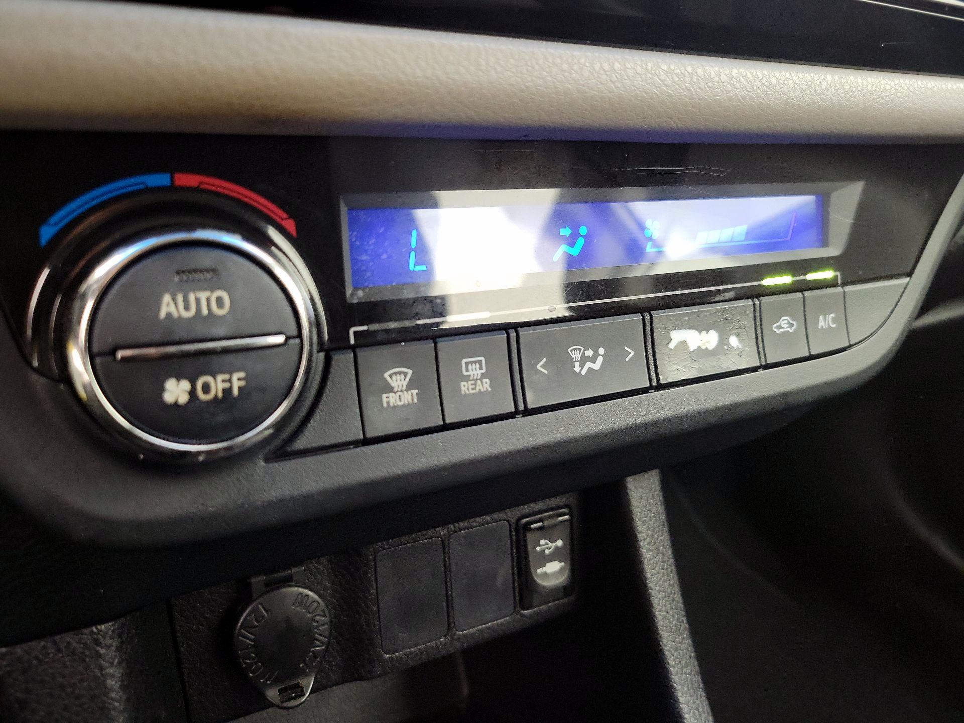 Thumbnail: 2016 Toyota Corolla - 16