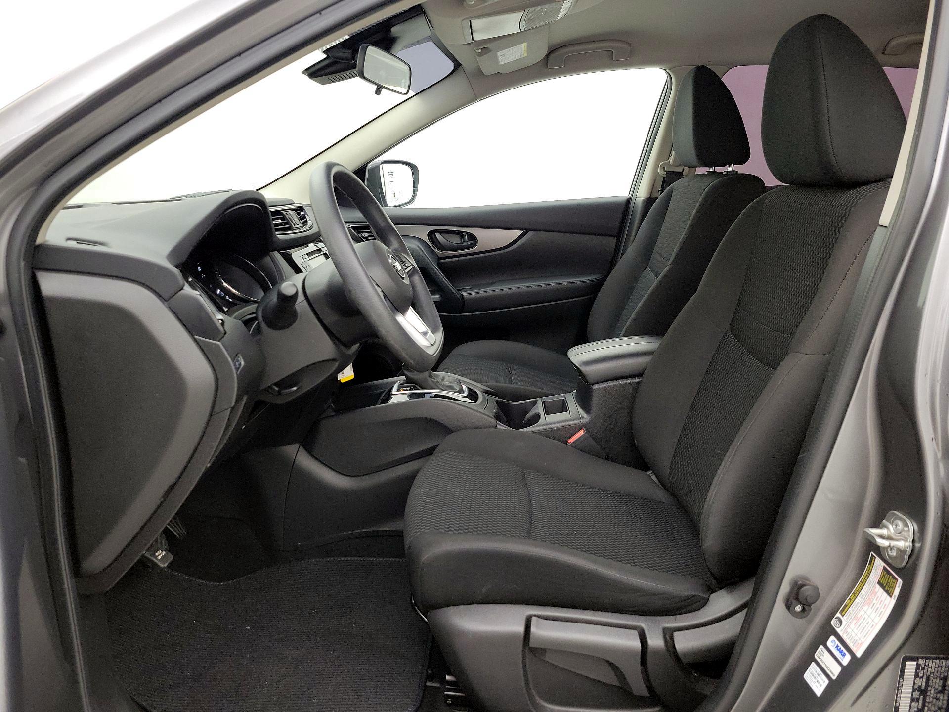 Thumbnail: 2020 Nissan Rogue Sport - 11