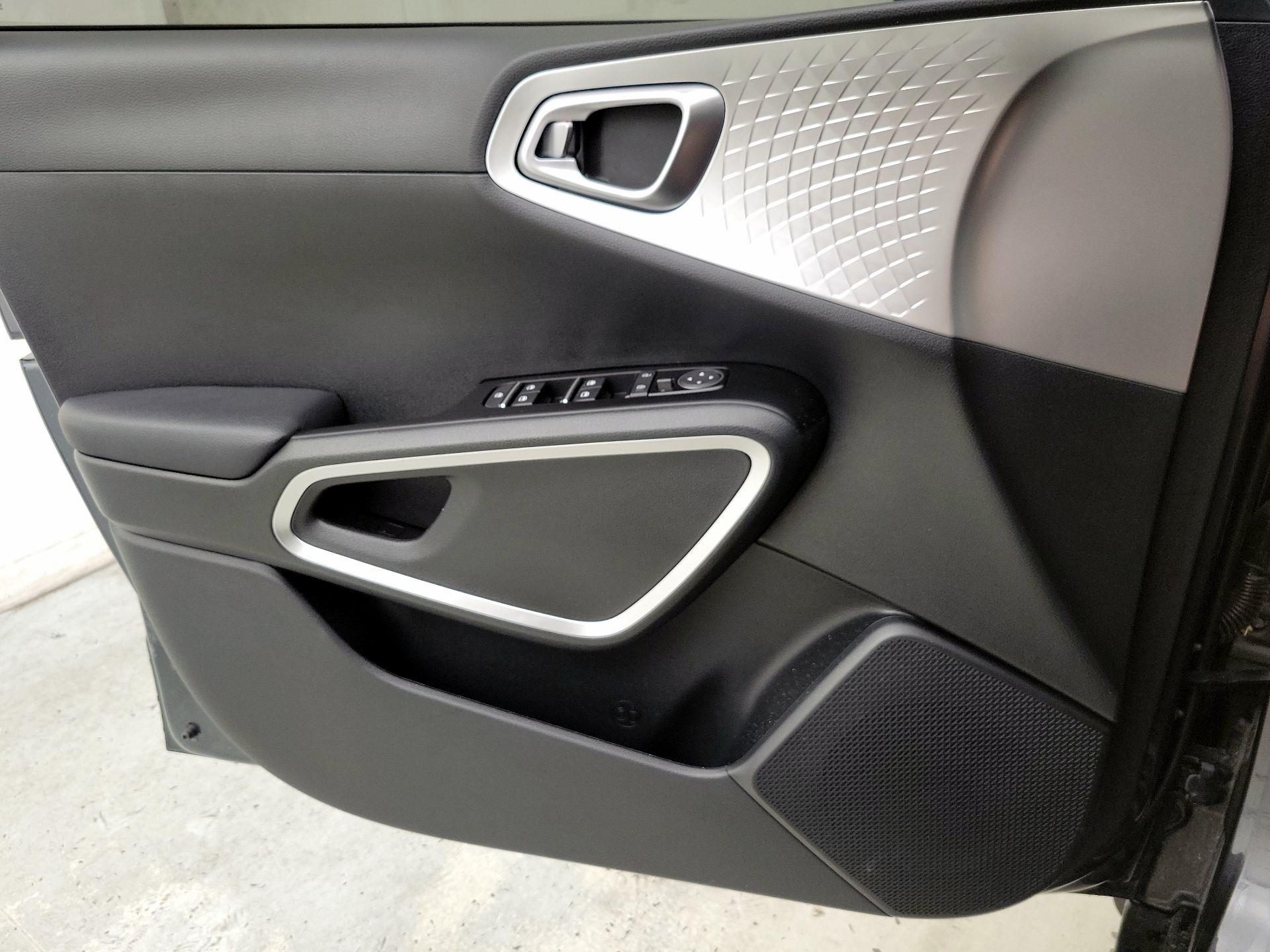 Thumbnail: 2023 Kia Soul - 12