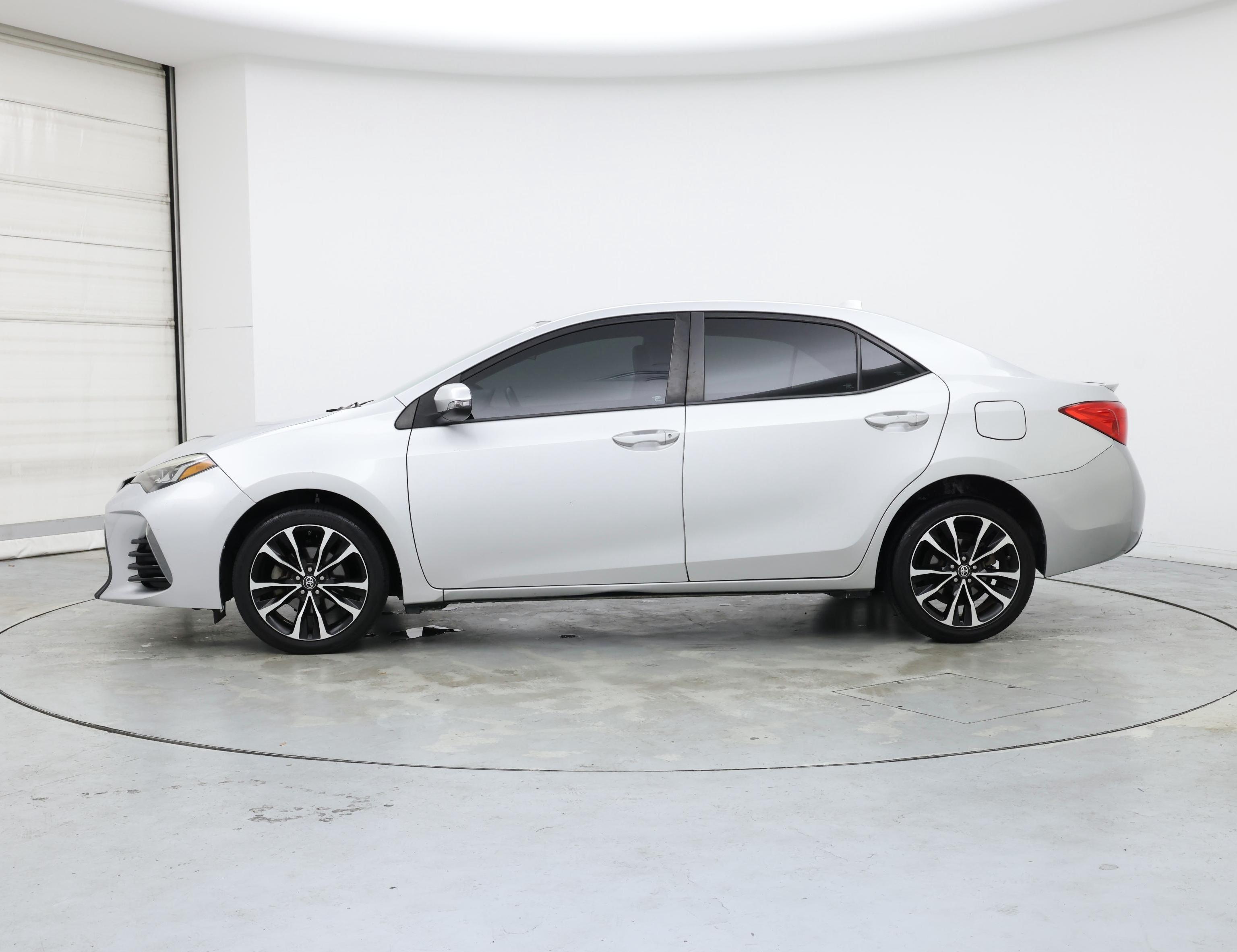 Thumbnail: 2017 Toyota Corolla - 3