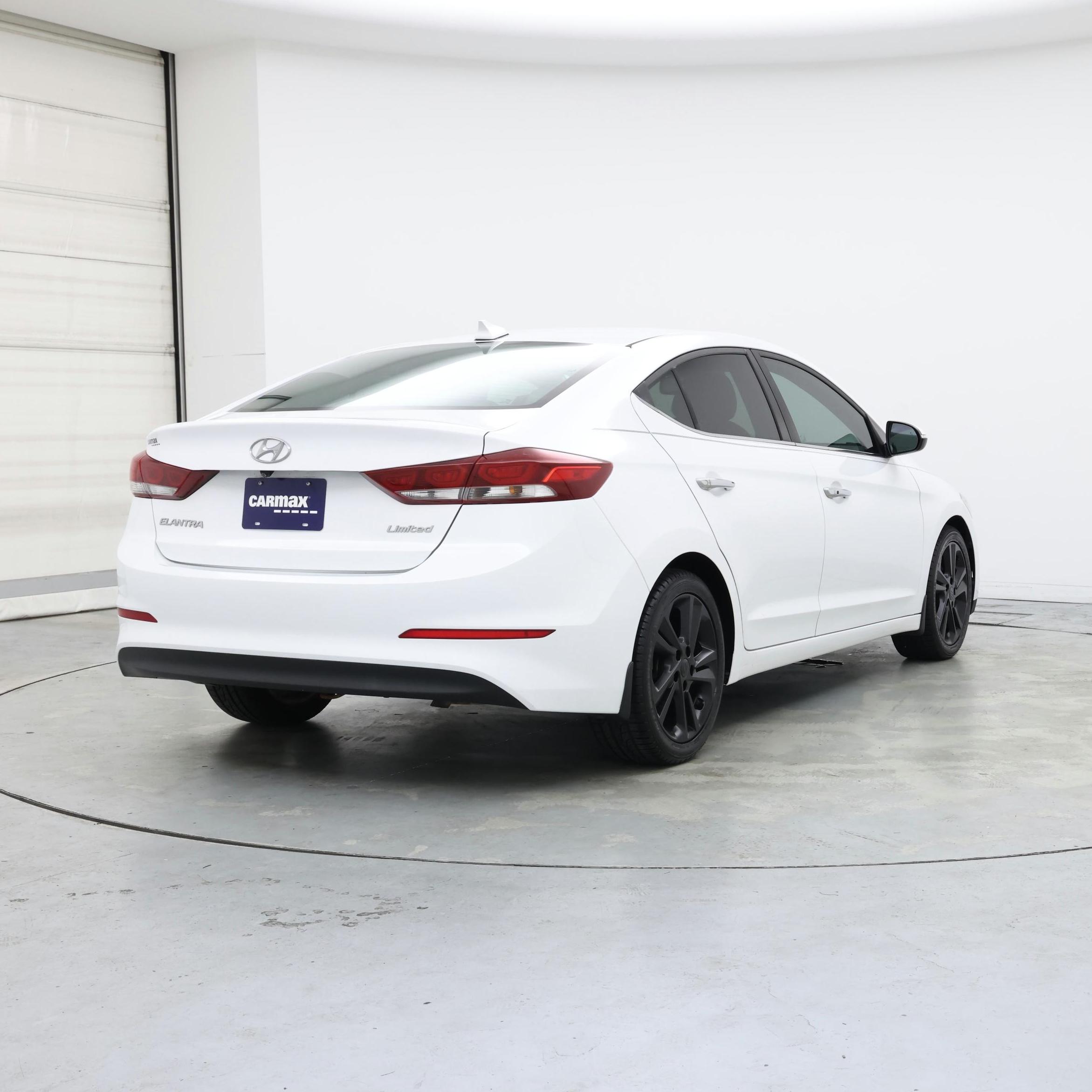 Thumbnail: 2017 Hyundai Elantra - 8