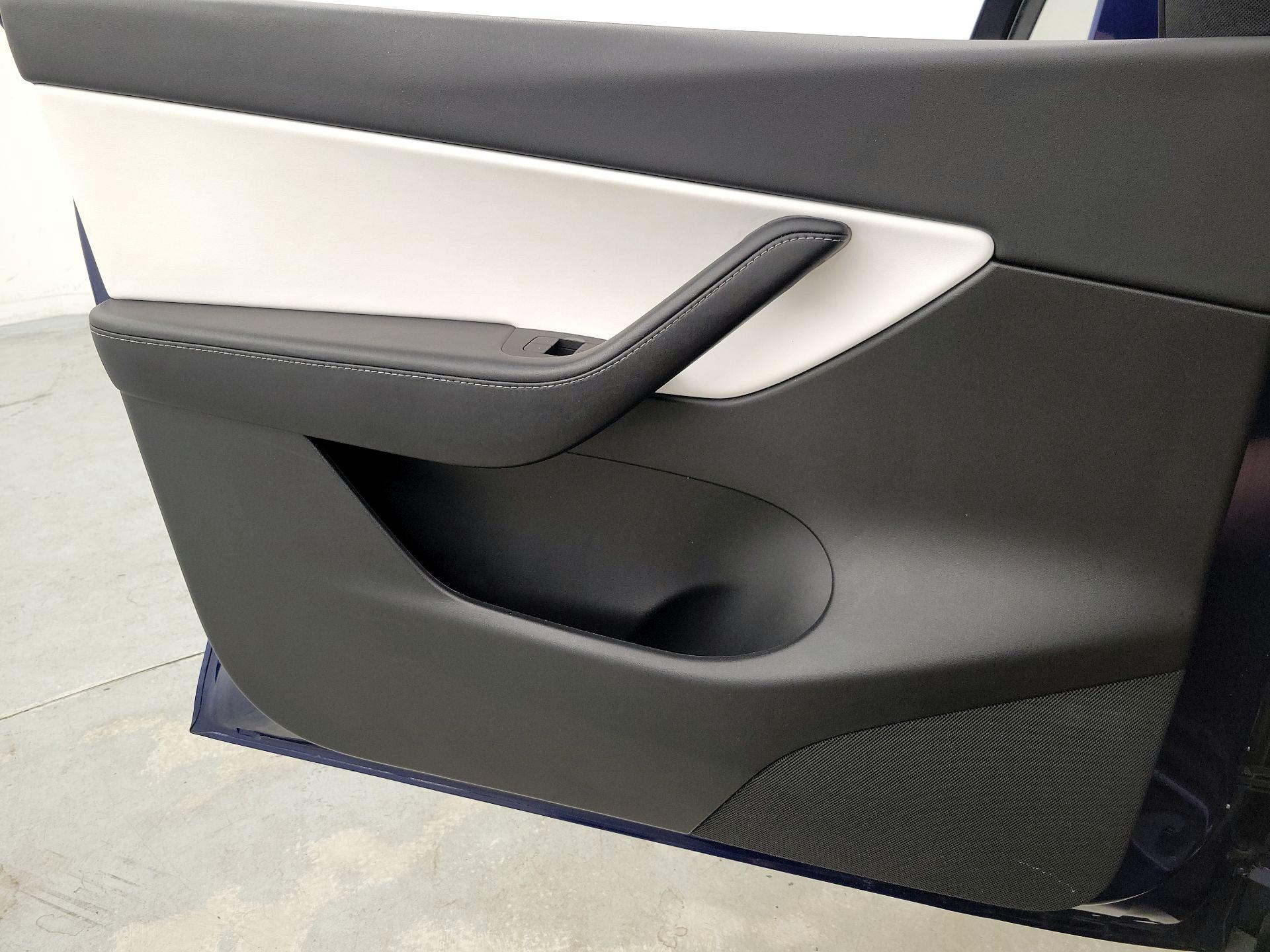 Thumbnail: 2022 Tesla Model Y - 12