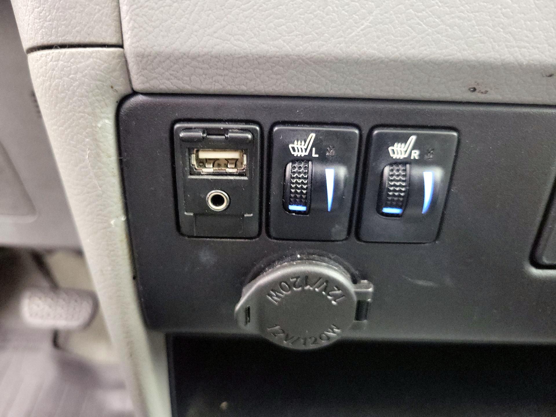 Thumbnail: 2017 Toyota Sienna - 18