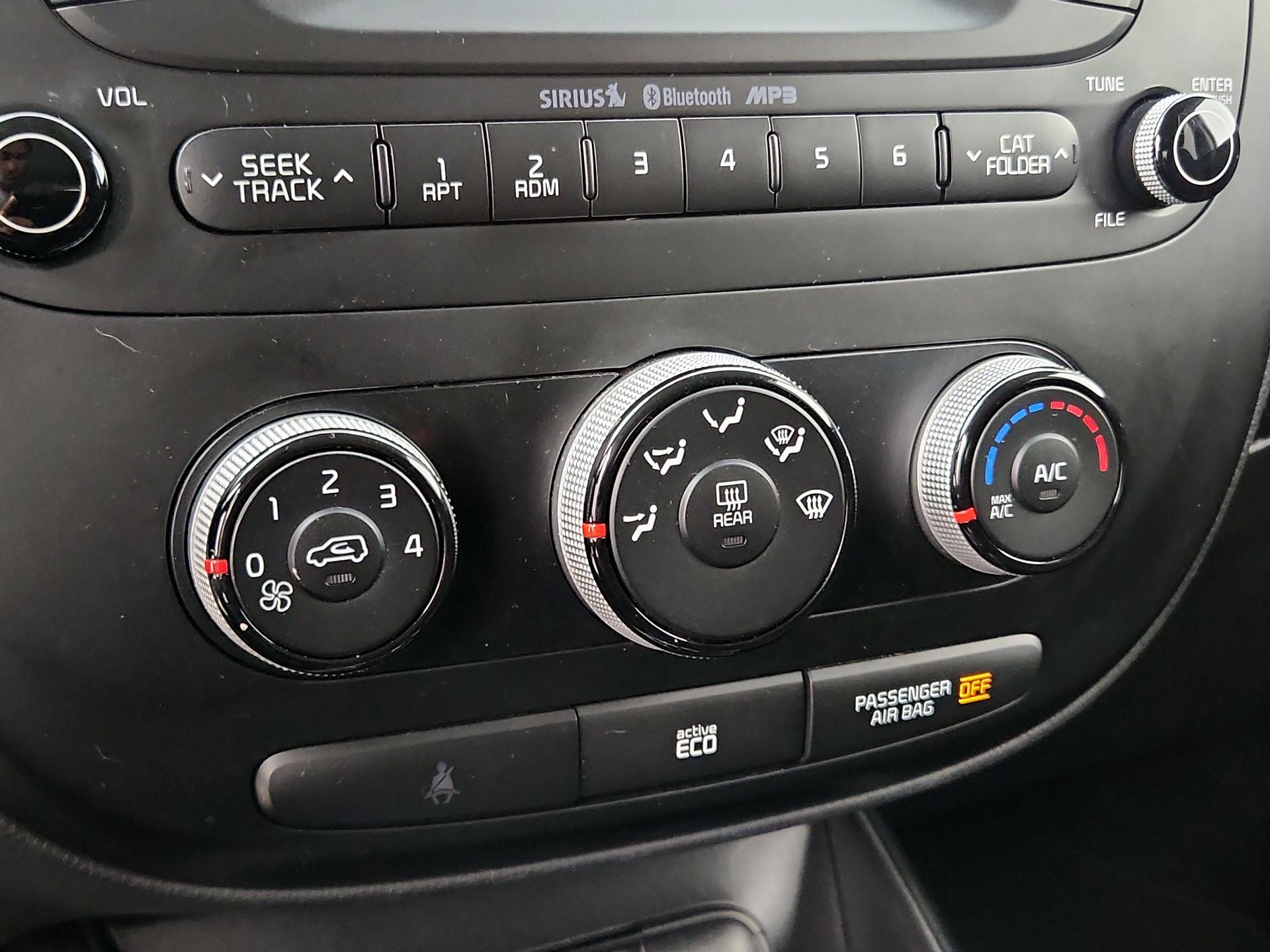 Thumbnail: 2015 Kia Soul - 15
