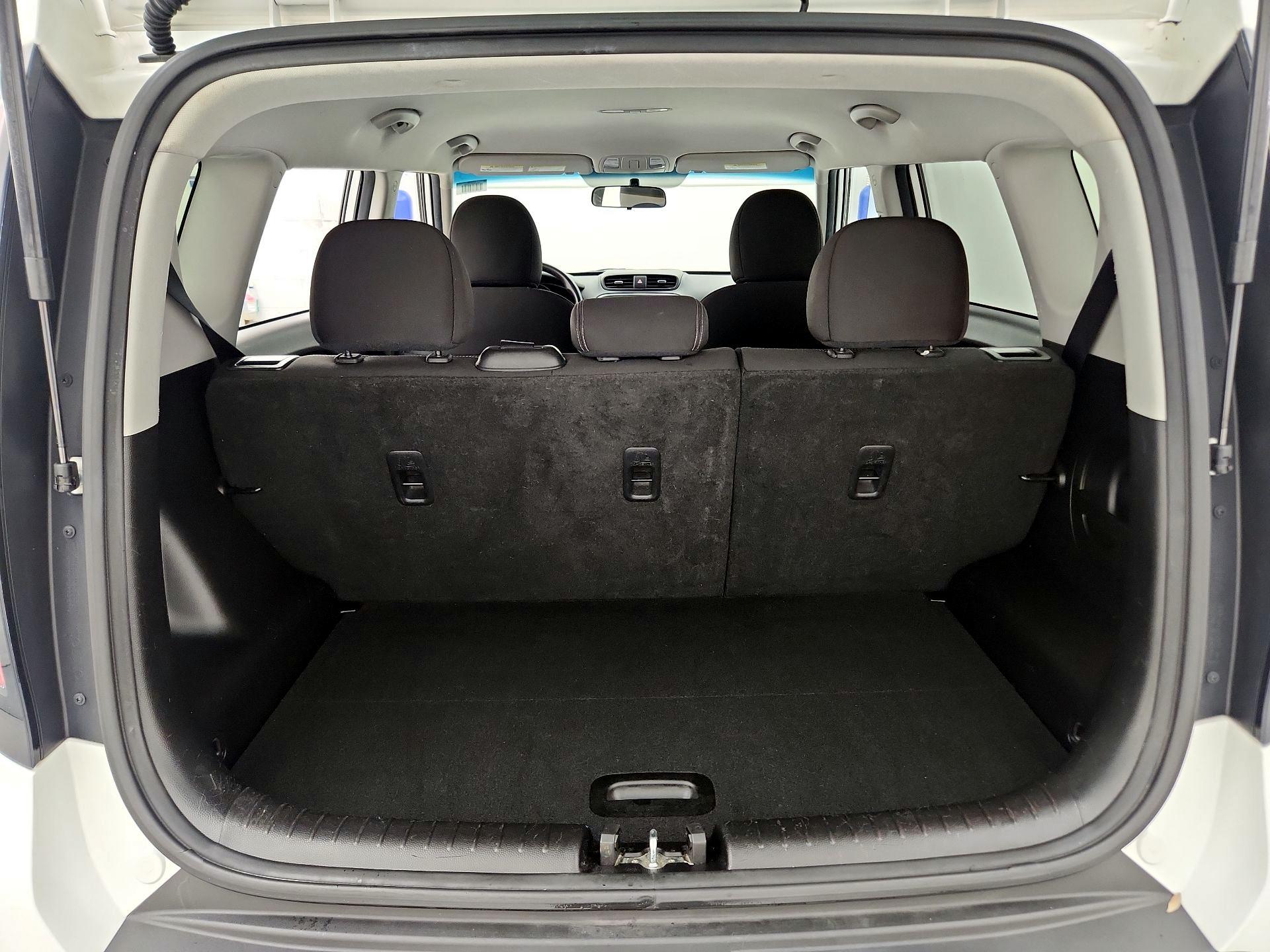 Thumbnail: 2015 Kia Soul - 19
