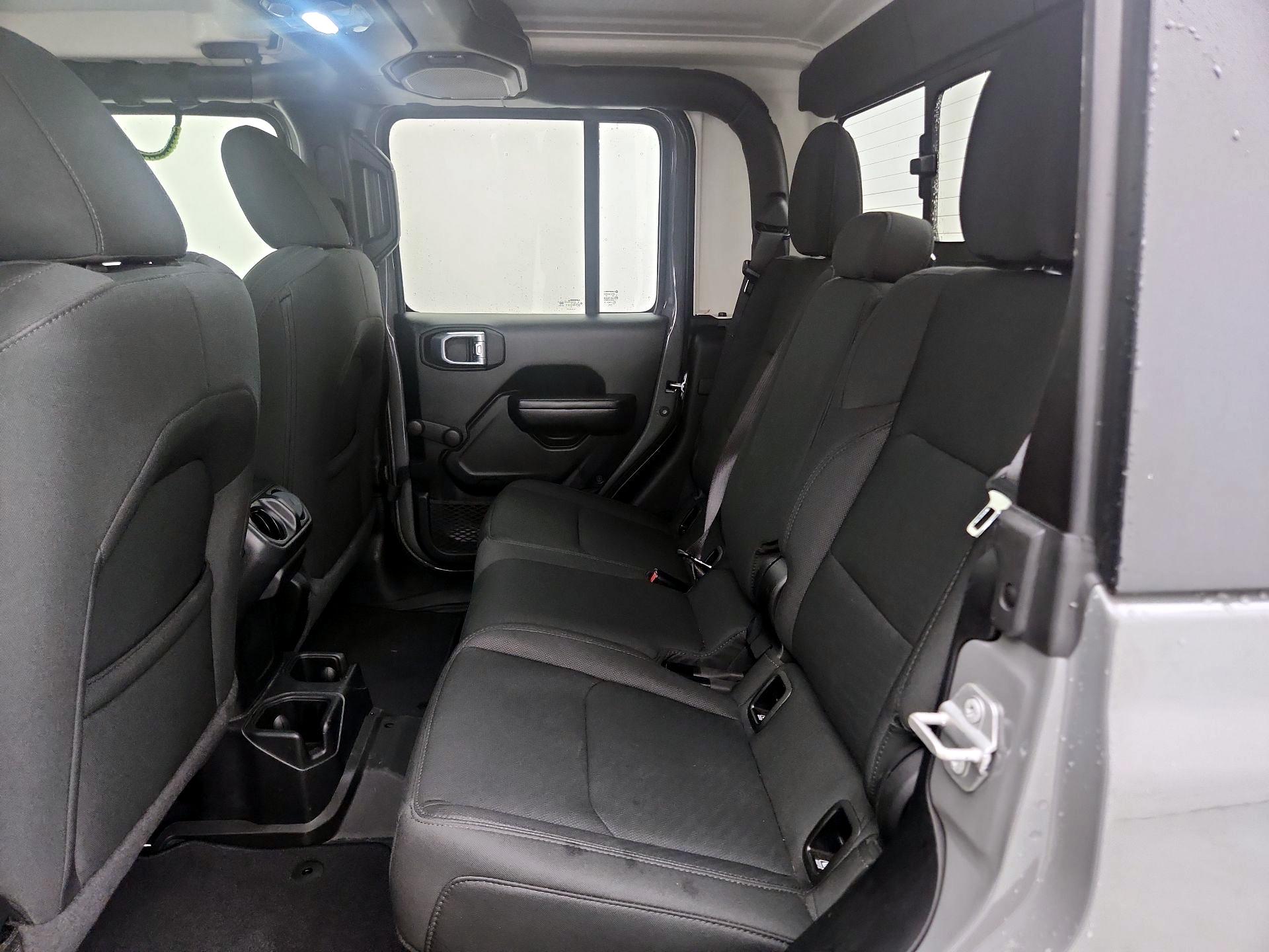 Thumbnail: 2021 Jeep Gladiator - 19