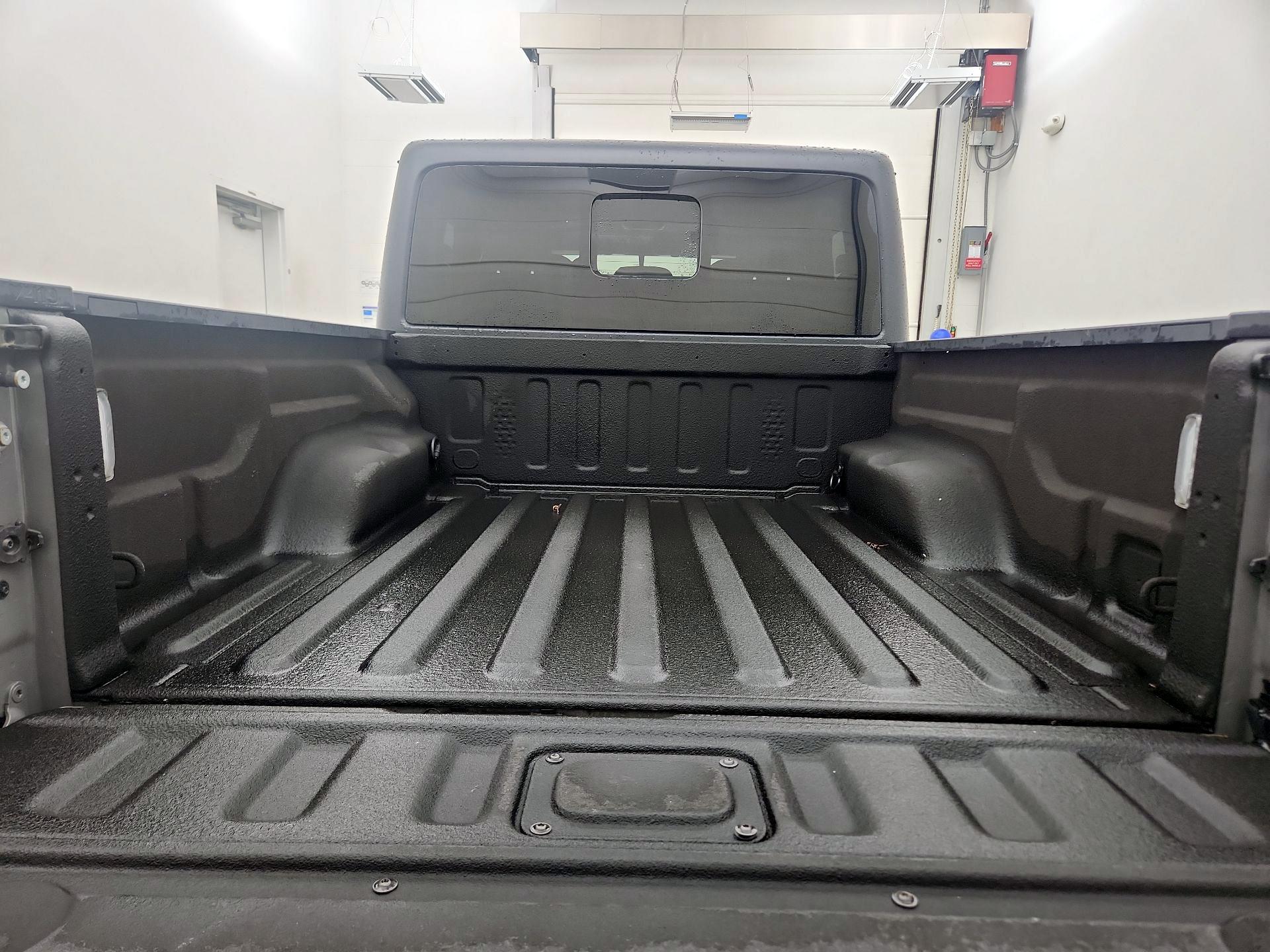 Thumbnail: 2021 Jeep Gladiator - 20