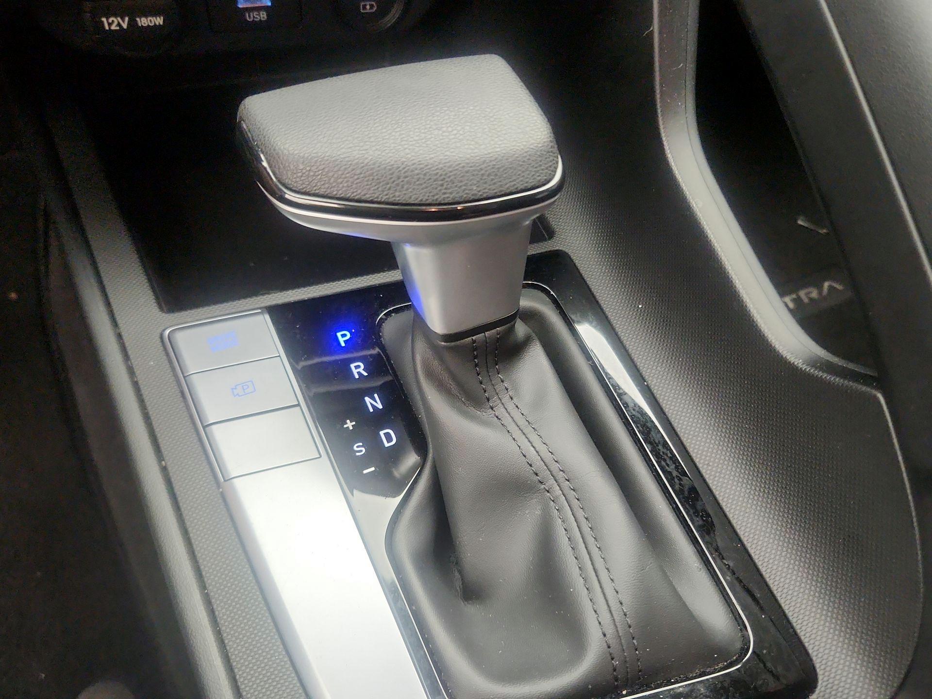 Thumbnail: 2023 Hyundai Elantra - 17