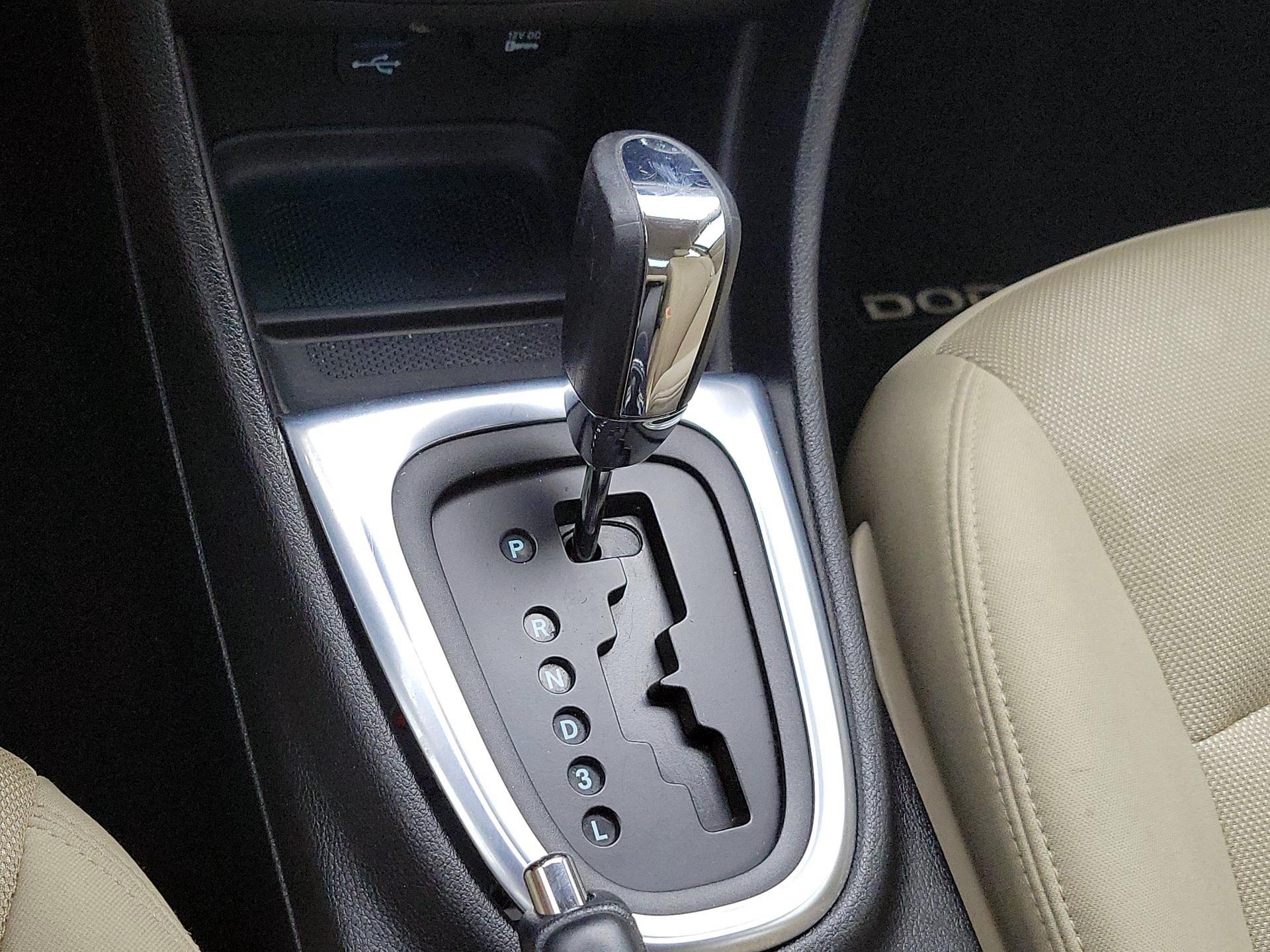 Thumbnail: 2014 Dodge Avenger - 15
