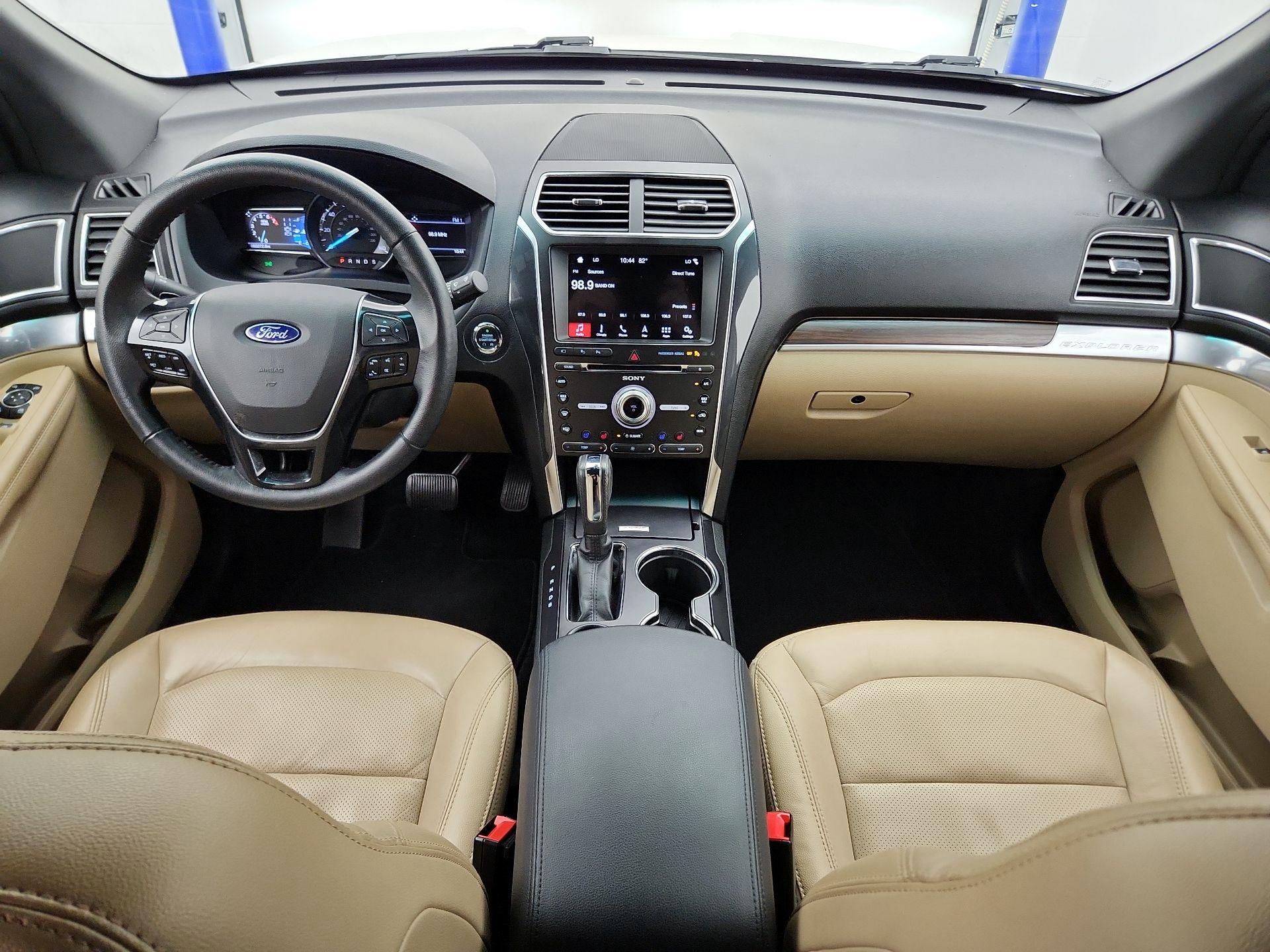 Thumbnail: 2017 Ford Explorer - 9