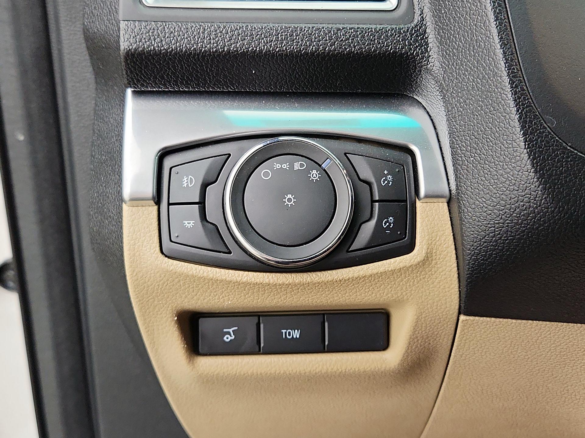 Thumbnail: 2017 Ford Explorer - 13