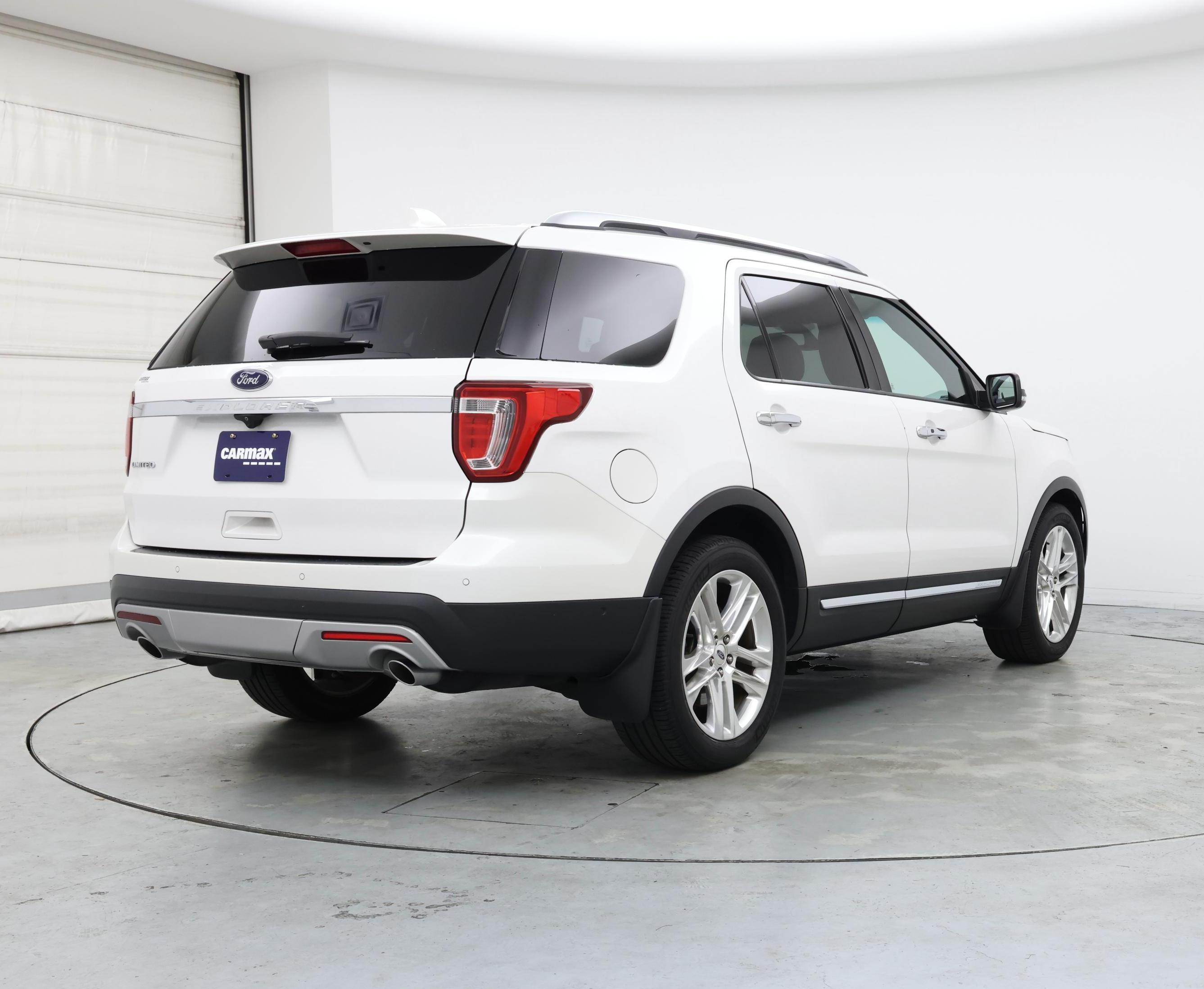 Thumbnail: 2017 Ford Explorer - 8