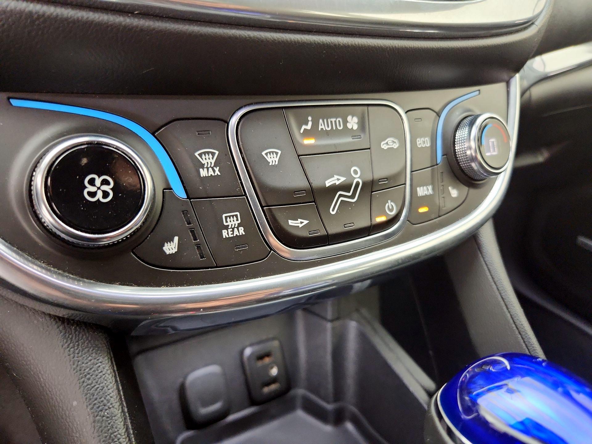 Thumbnail: 2017 Chevrolet Volt - 16