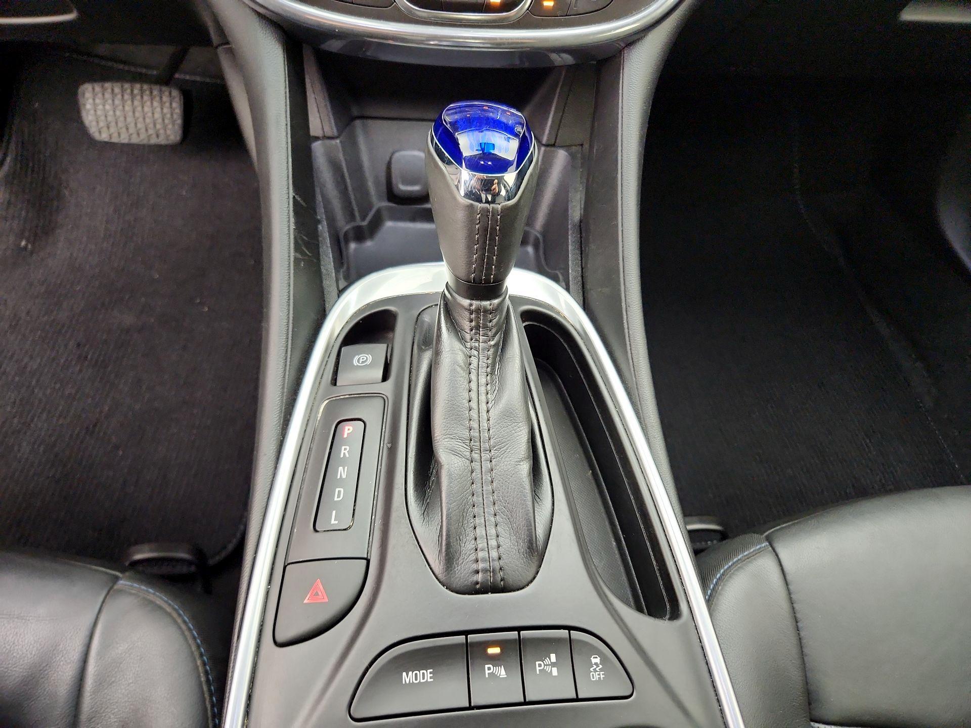 Thumbnail: 2017 Chevrolet Volt - 17