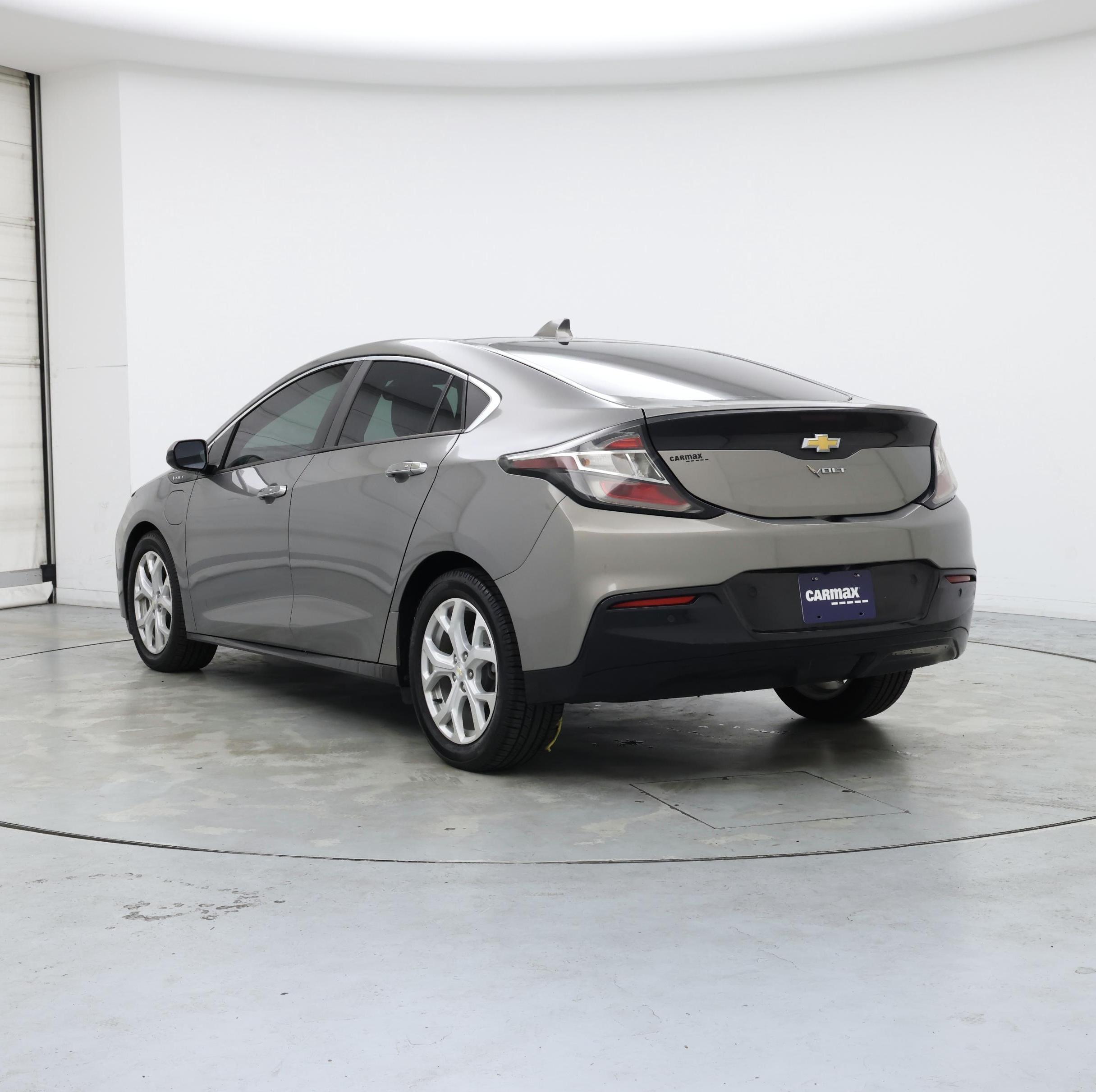 Thumbnail: 2017 Chevrolet Volt - 2