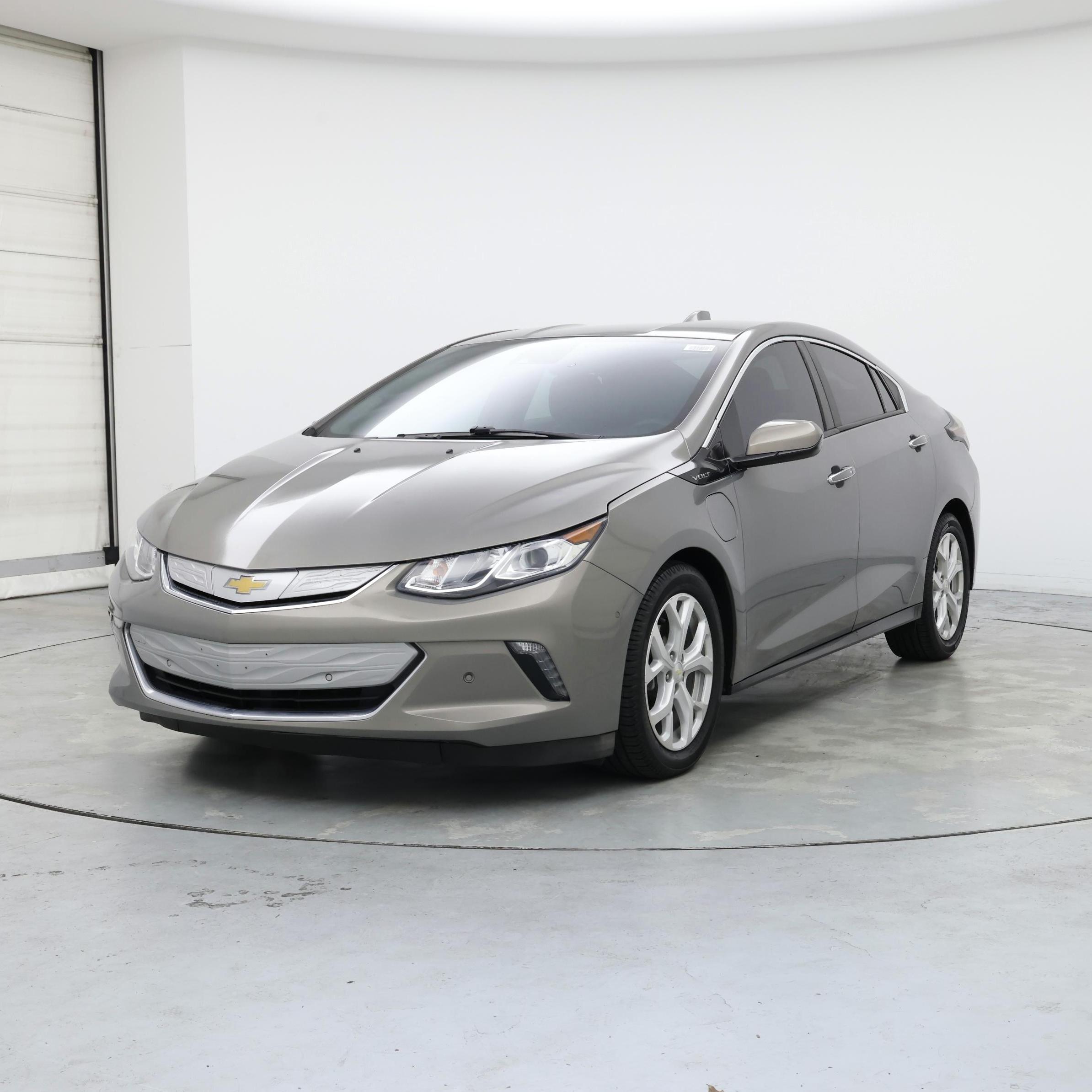 Thumbnail: 2017 Chevrolet Volt - 4