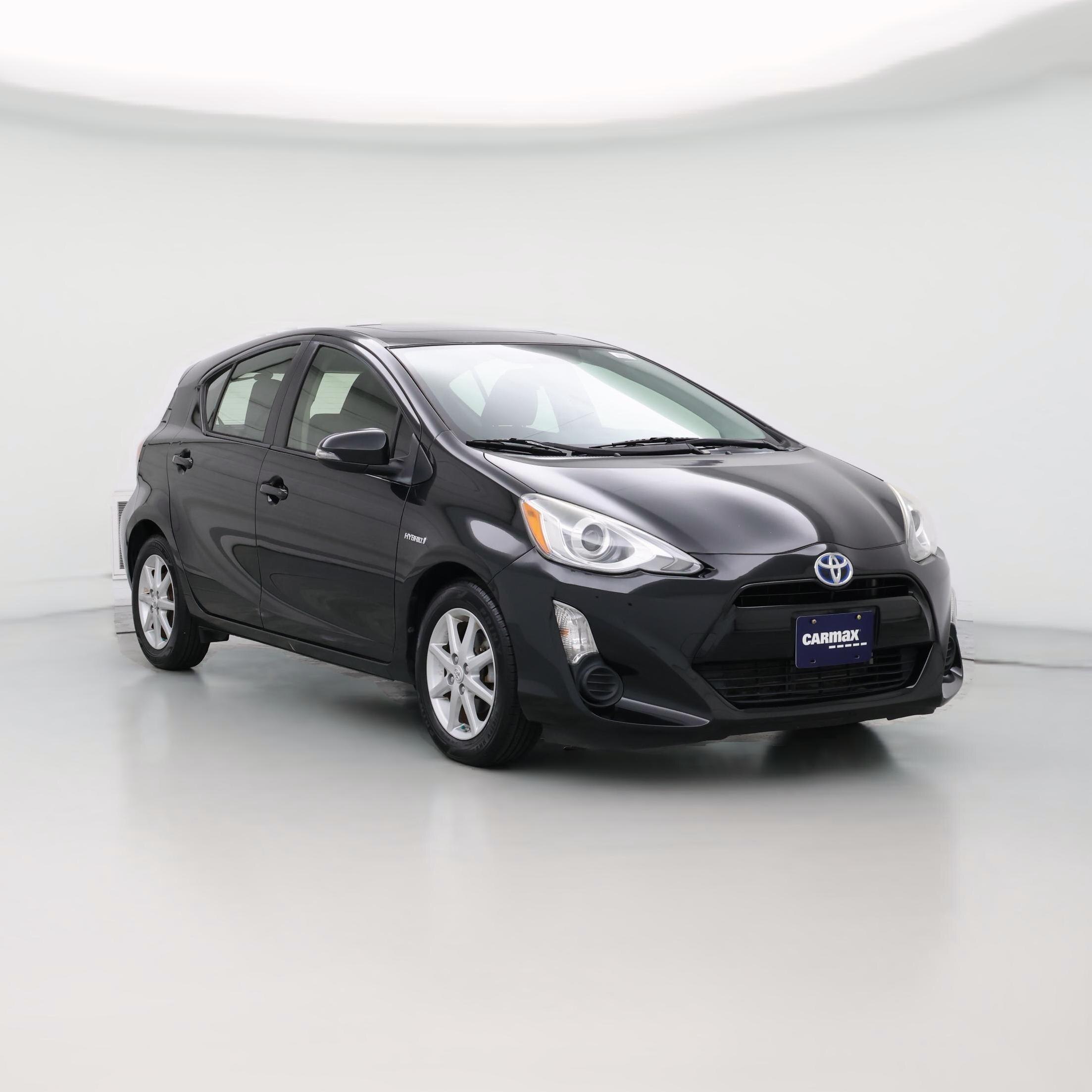 Thumbnail: 2015 Toyota Prius c - 1