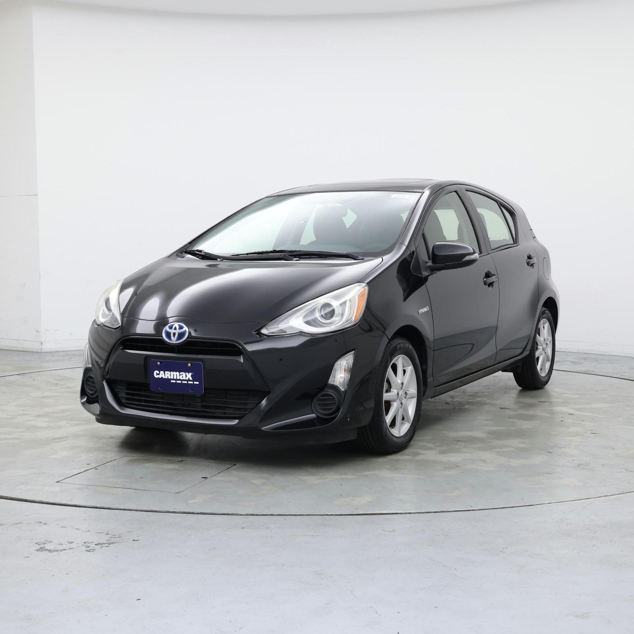 Thumbnail: 2015 Toyota Prius c - 4