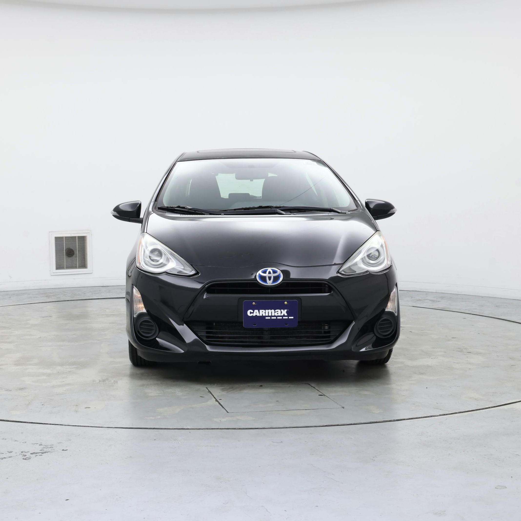 Thumbnail: 2015 Toyota Prius c - 5