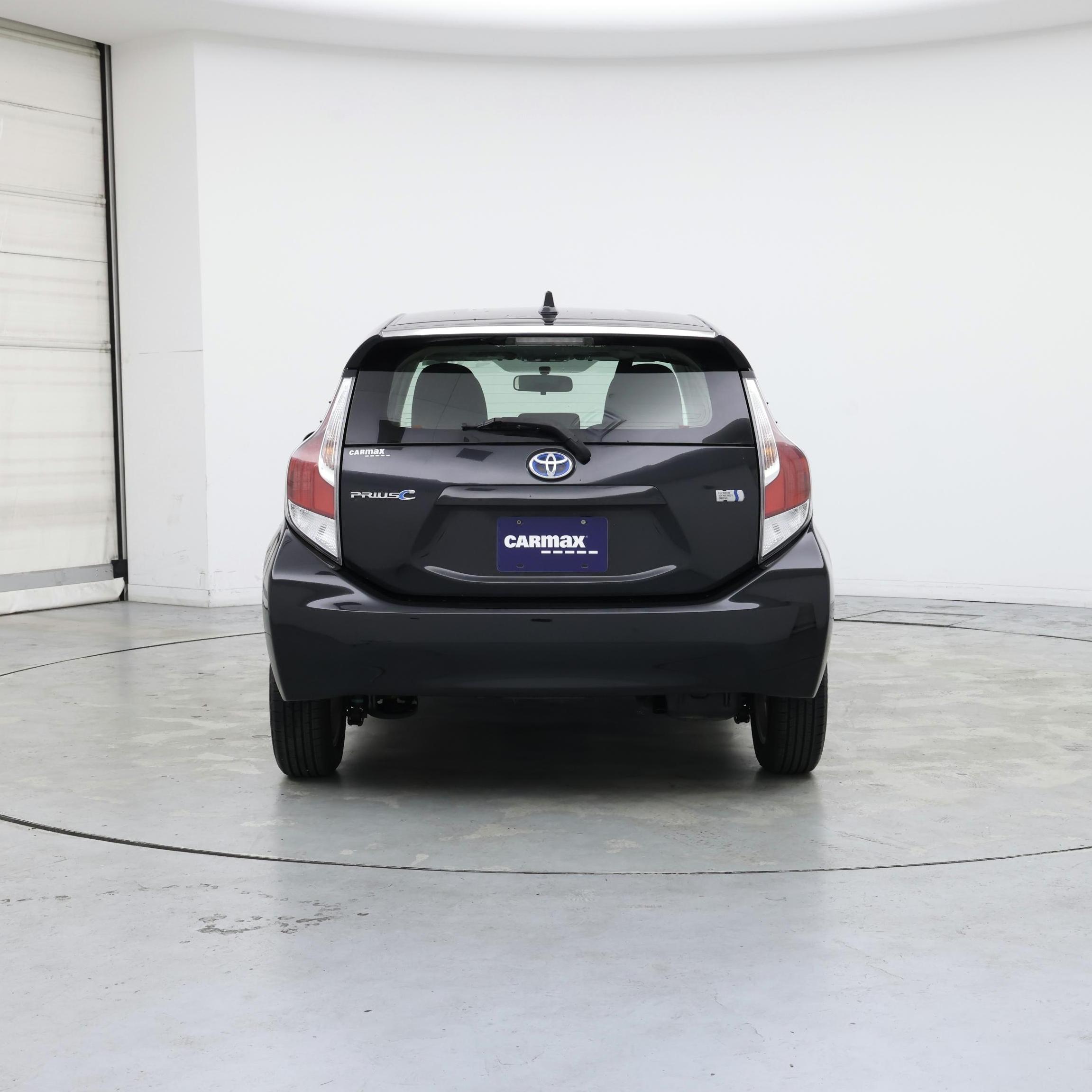 Thumbnail: 2015 Toyota Prius c - 6