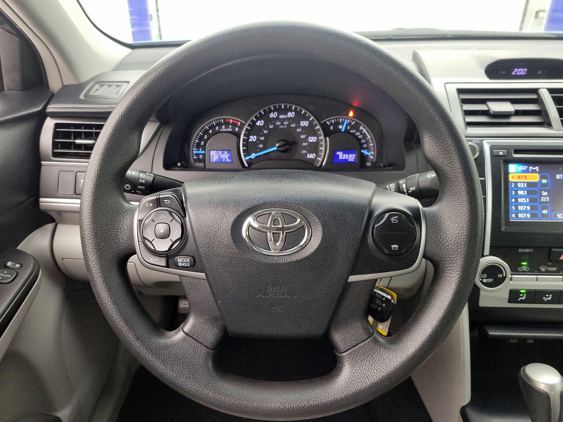 Thumbnail: 2013 Toyota Camry - 10
