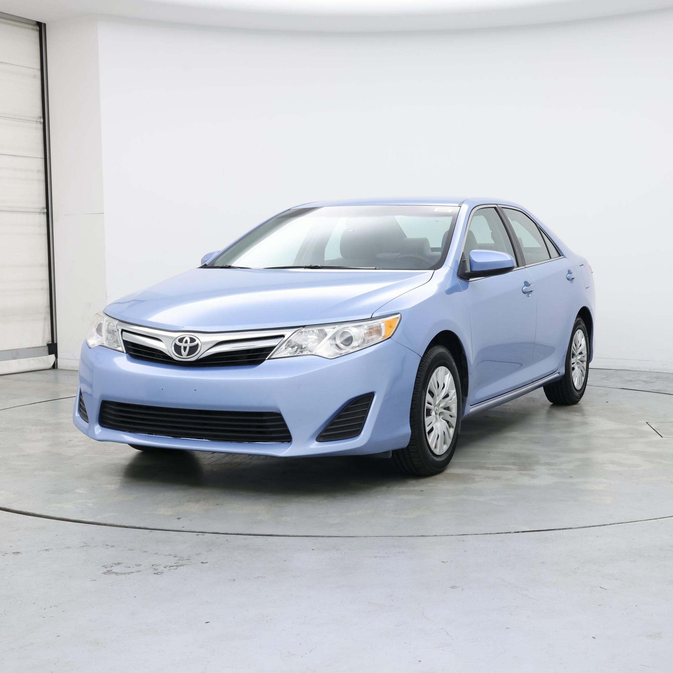 Thumbnail: 2013 Toyota Camry - 4