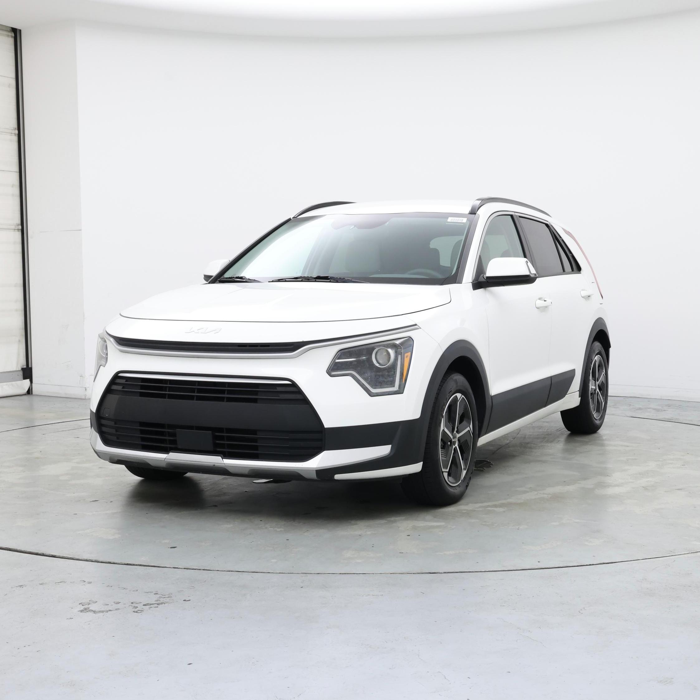 Thumbnail: 2023 Kia Niro - 4
