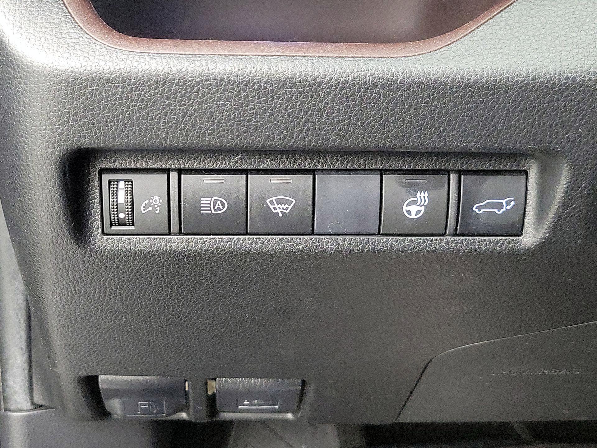 Thumbnail: 2019 Toyota RAV4 - 13