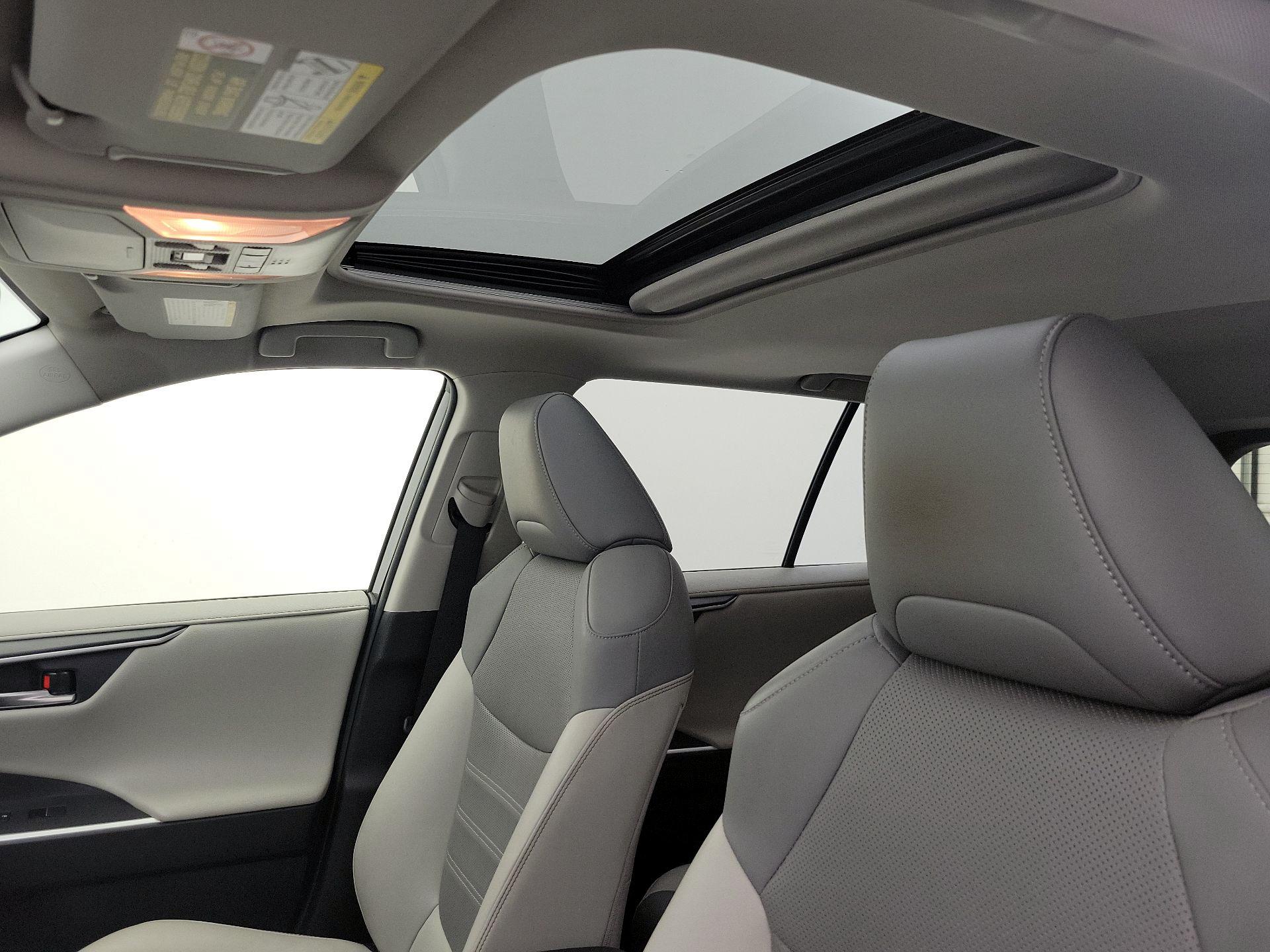 Thumbnail: 2019 Toyota RAV4 - 20