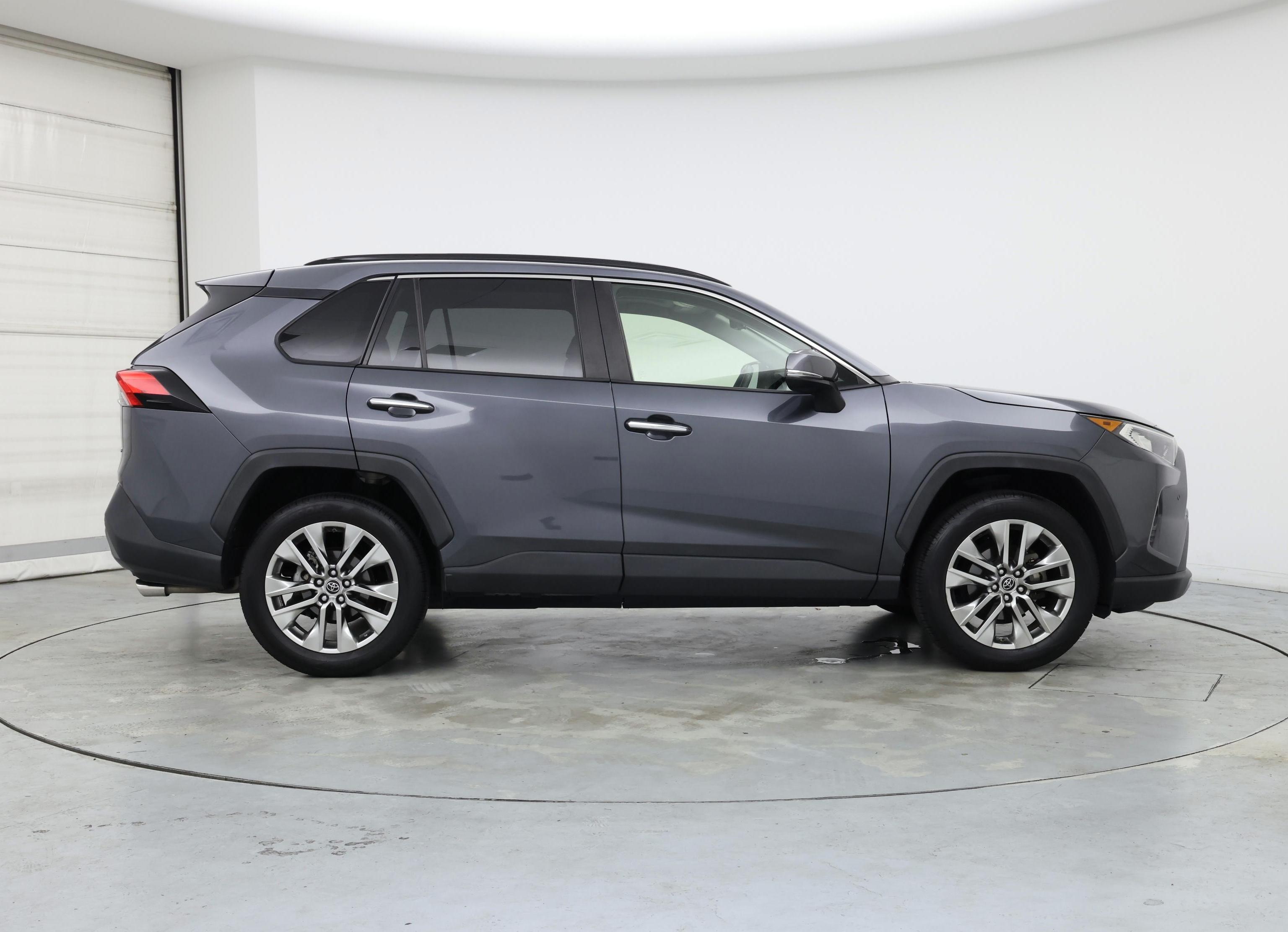 Thumbnail: 2019 Toyota RAV4 - 7