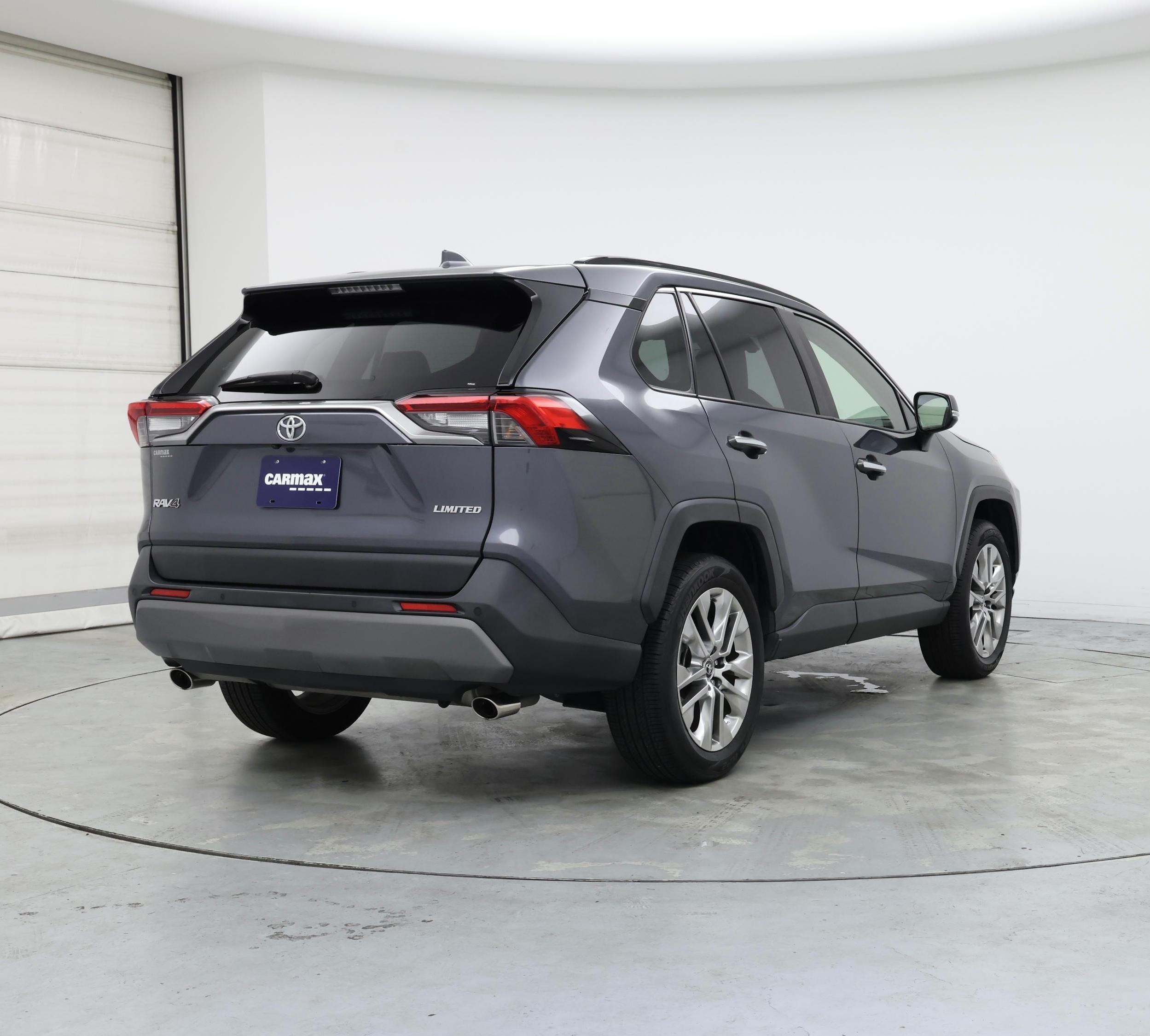 Thumbnail: 2019 Toyota RAV4 - 8